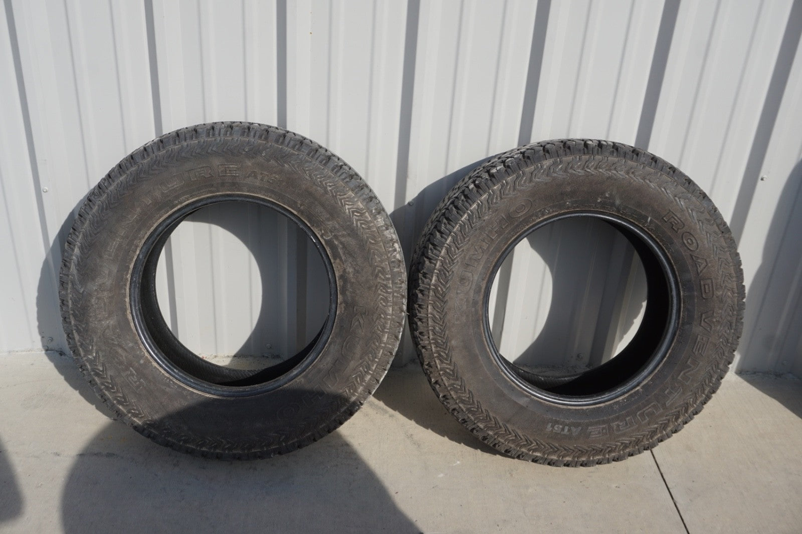 P275/70R17 Kumho Road Venture AT51 Takeoff 114 R Used 10/32 - PAIR