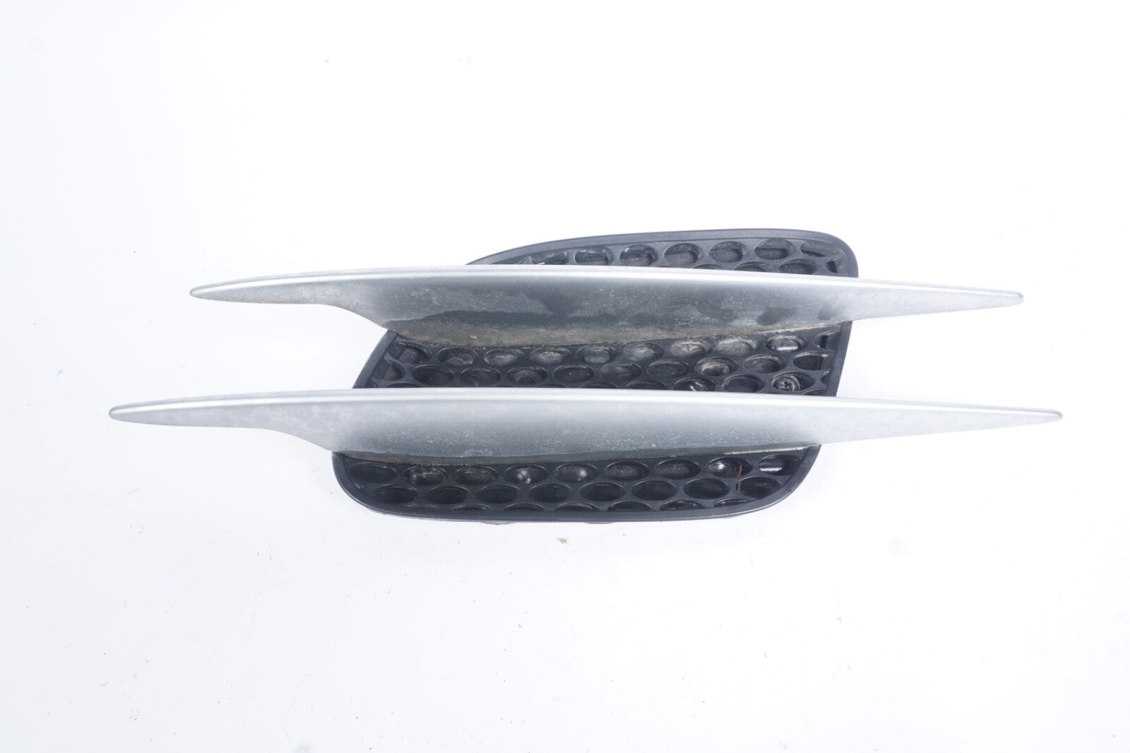 03-08 Mercedes R230 SL500 SL55 AMG SL550 Fender Grill Grille Vent Right Side OEM