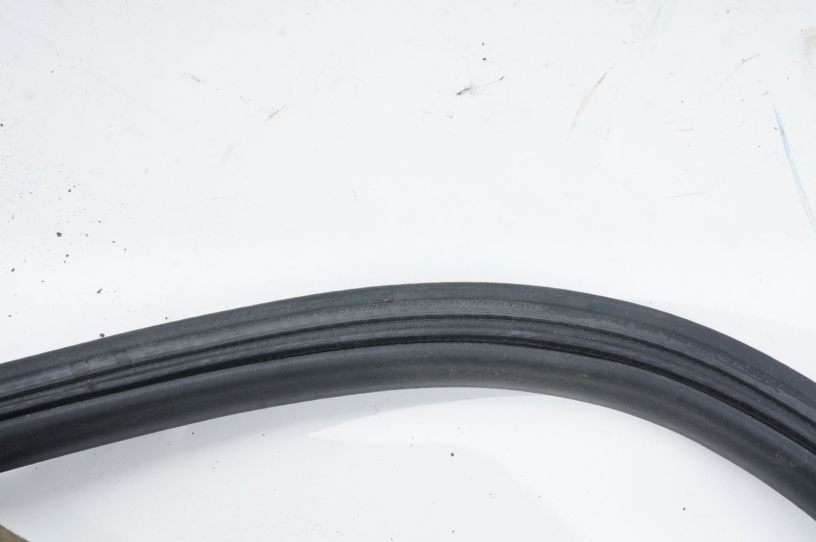 2010 - 2020 Bentley Mulsanne Rear Trunk Lid Liftgate Hatch Weather Strip Seal