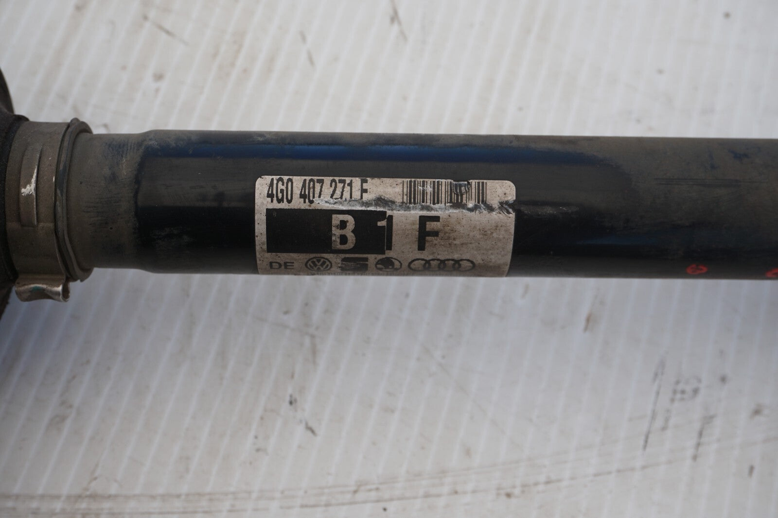 2012 - 2018 AUDI A7 FRONT RIGHT PASSENGER SIDE AXLE SHAFT OEM