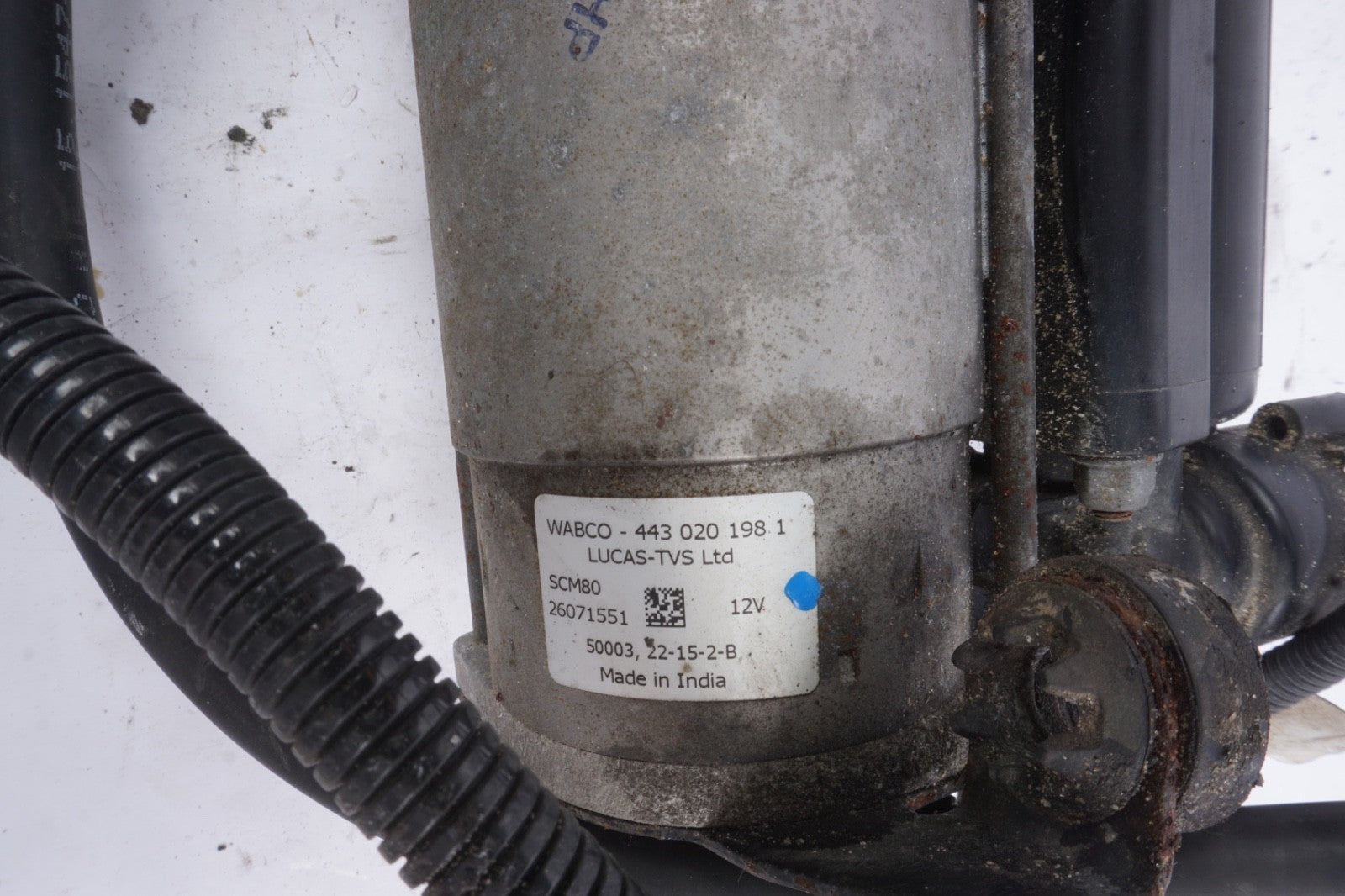 2004 - 2010 Audi A8 D3 Air Suspension Compressor Pump 4E0616007 D