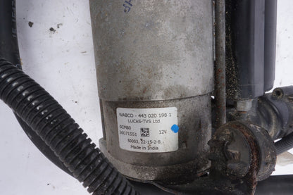 2004 - 2010 Audi A8 D3 Air Suspension Compressor Pump 4E0616007 D