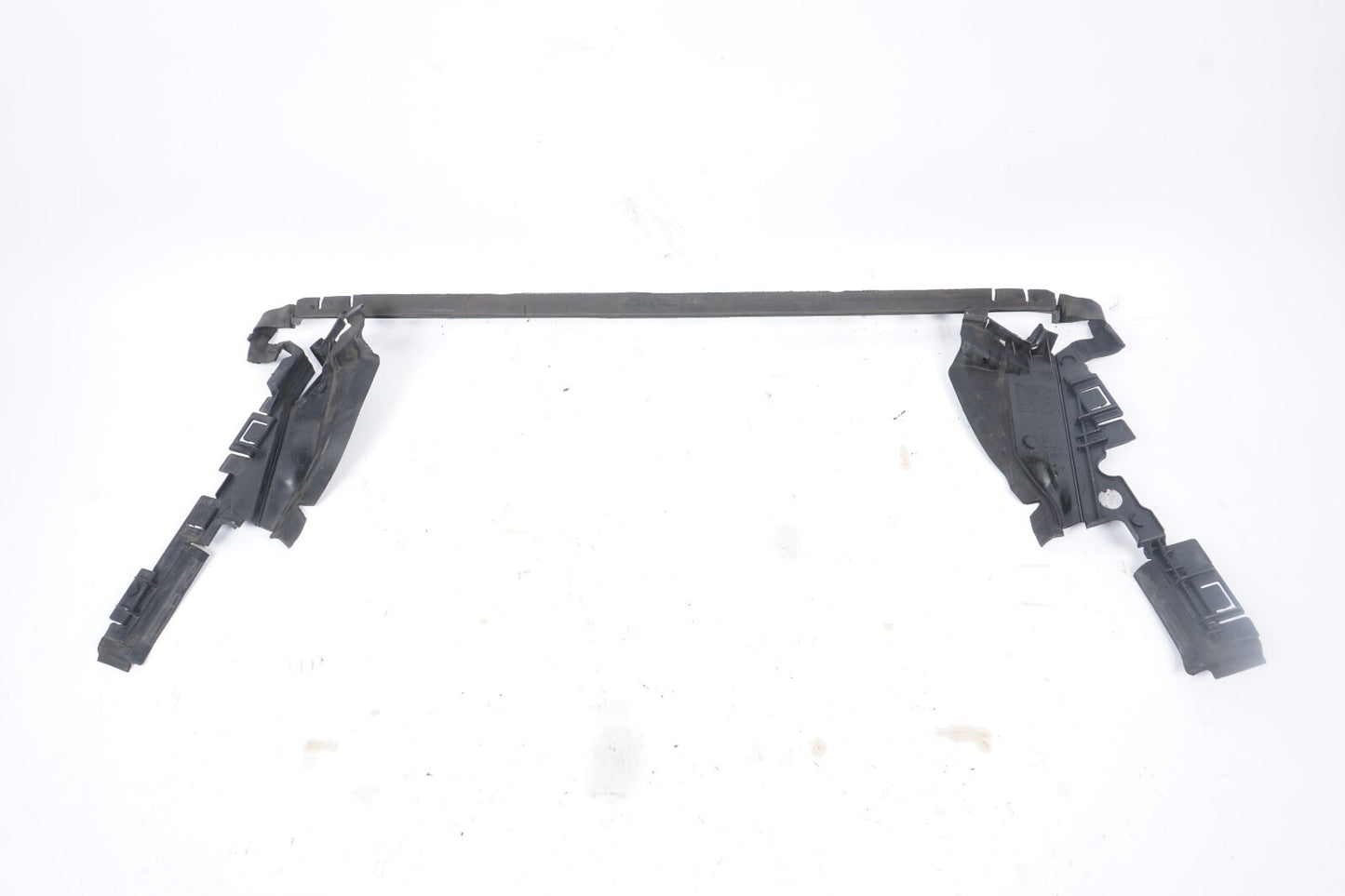08-14 Mercedes W204 C300 C350 Upper Radiator Baffle Deflector 2045050530 OEM