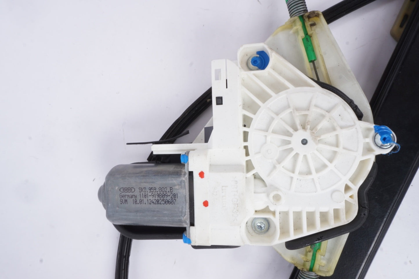 11-18 AUDI A8 A8L S8 FRONT RIGHT PASSENGER SIDE DOOR WINDOW REGULATOR OEM