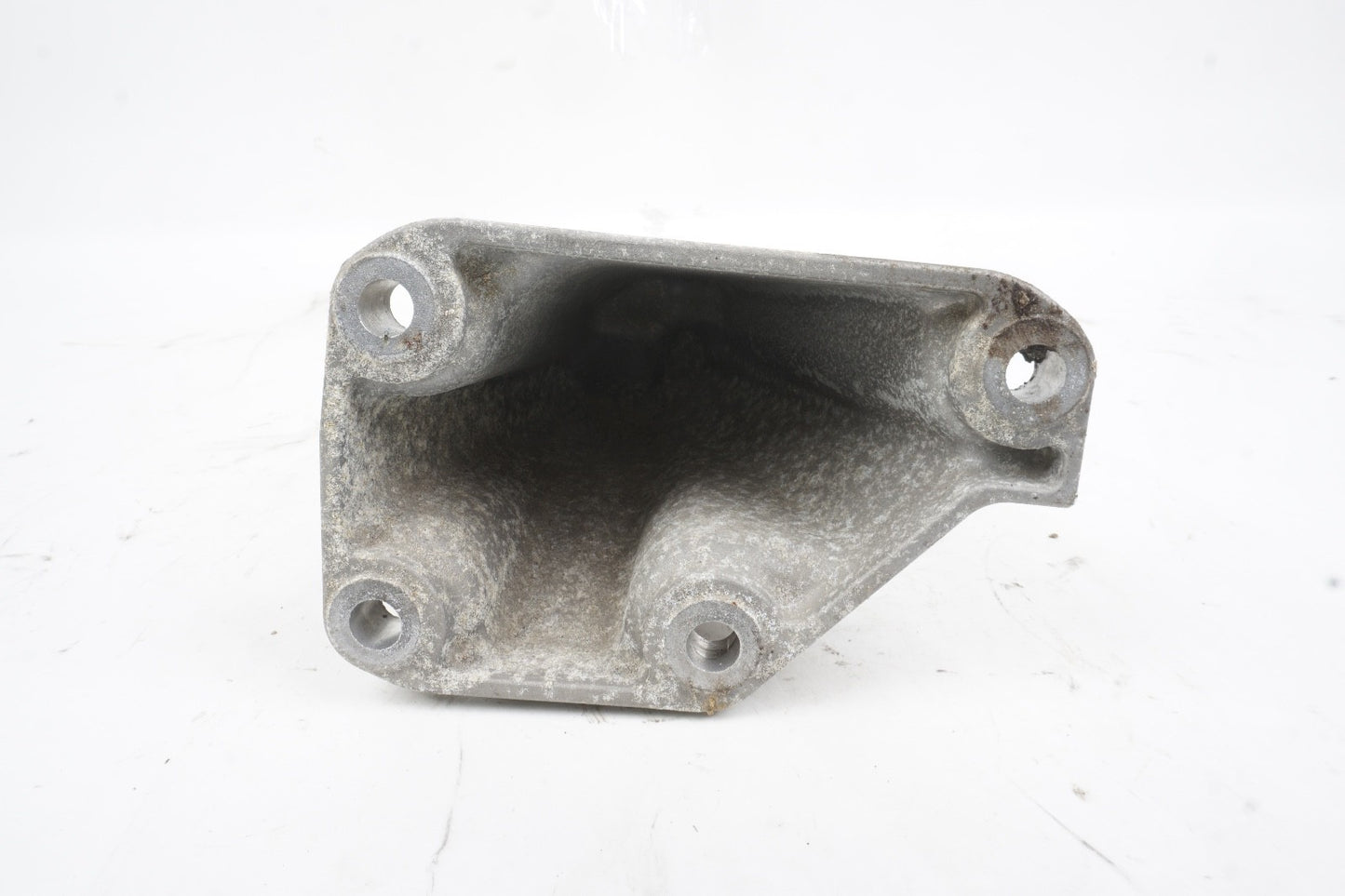 10-19 BMW 550i 650i 750i 4.4L N63 ENGINE LEFT DRIVER SIDE MOUNT BRACKET OEM