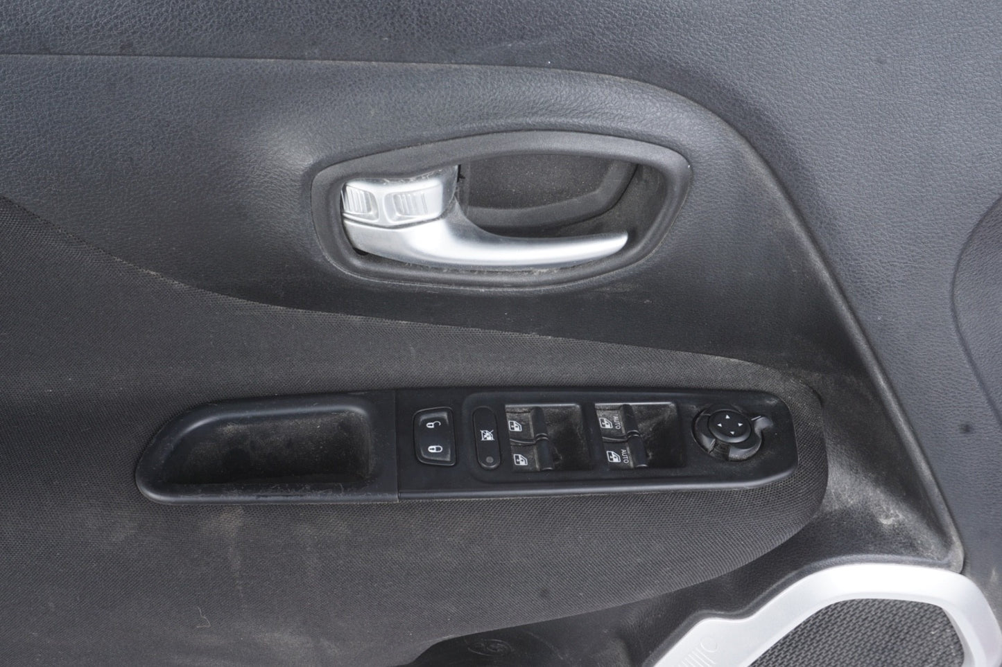 2019 - 2021 Jeep Renegade Front Left Door Panel Cover Trim Black OEM