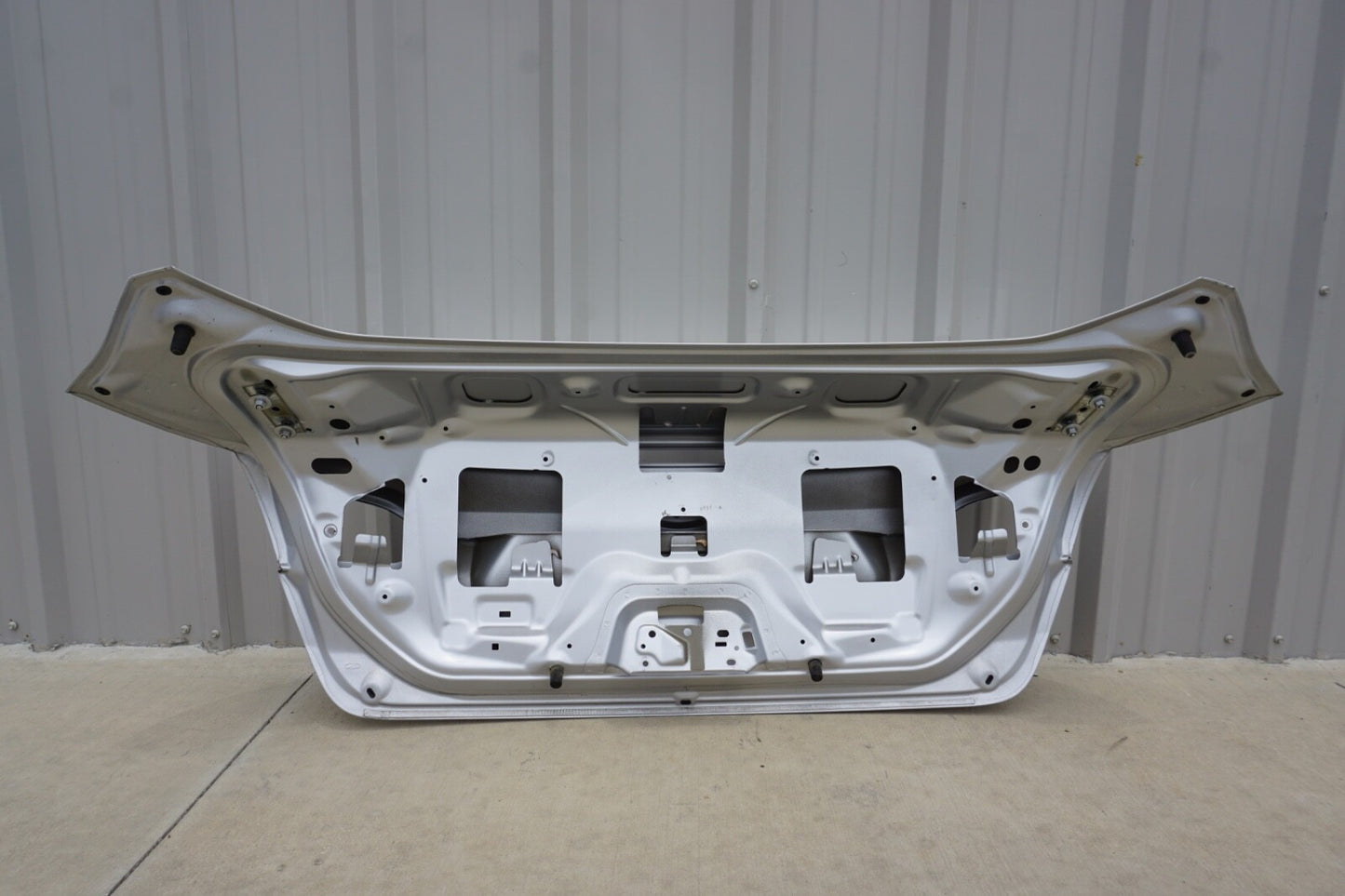 12-18 FORD FOCUS SEDAN REAR TRUNK LID HATCH COVER PANEL ASSEMBLY SILVER OEM