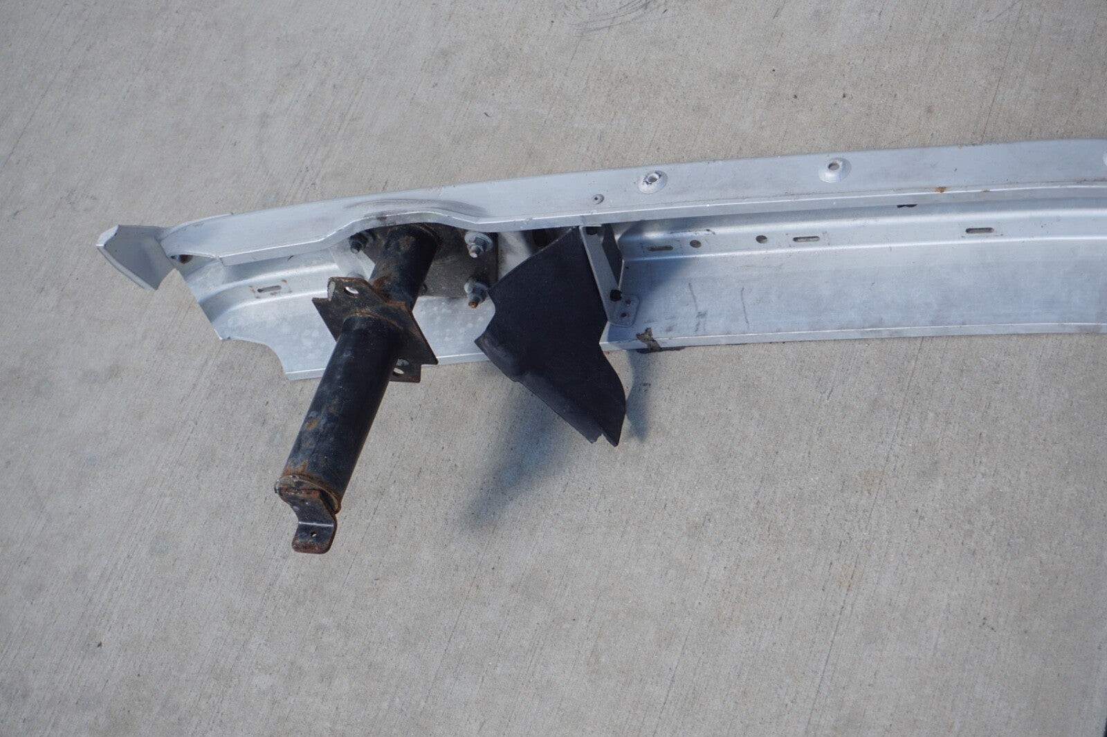 1987 - 1993 CADILLAC ALLANTE FRONT BUMPER REINFORCEMENT OEM