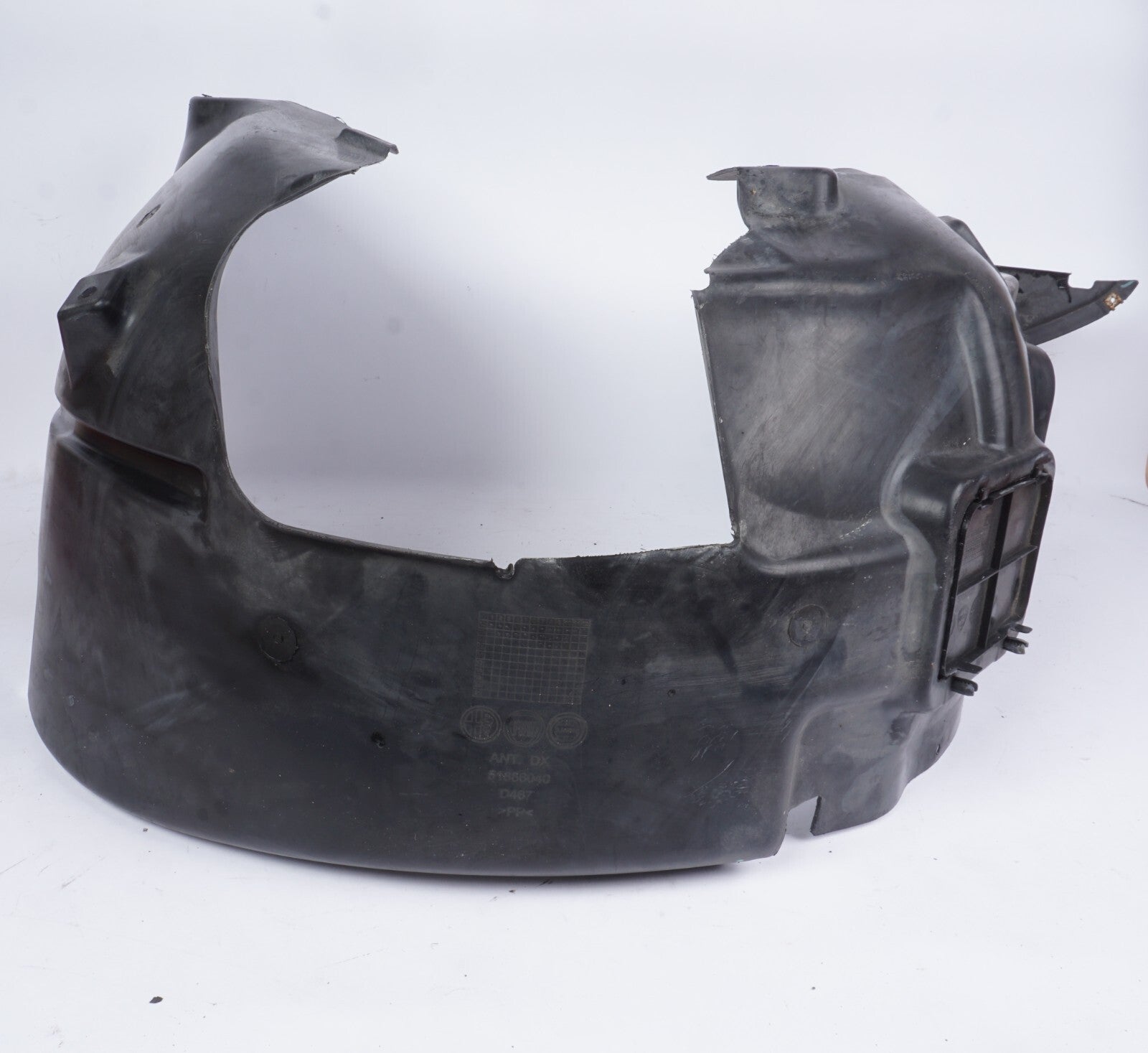 14 - 17 Fiat 500L Front Right Passenger Side Inner Fender Liner Splash Guard OEM