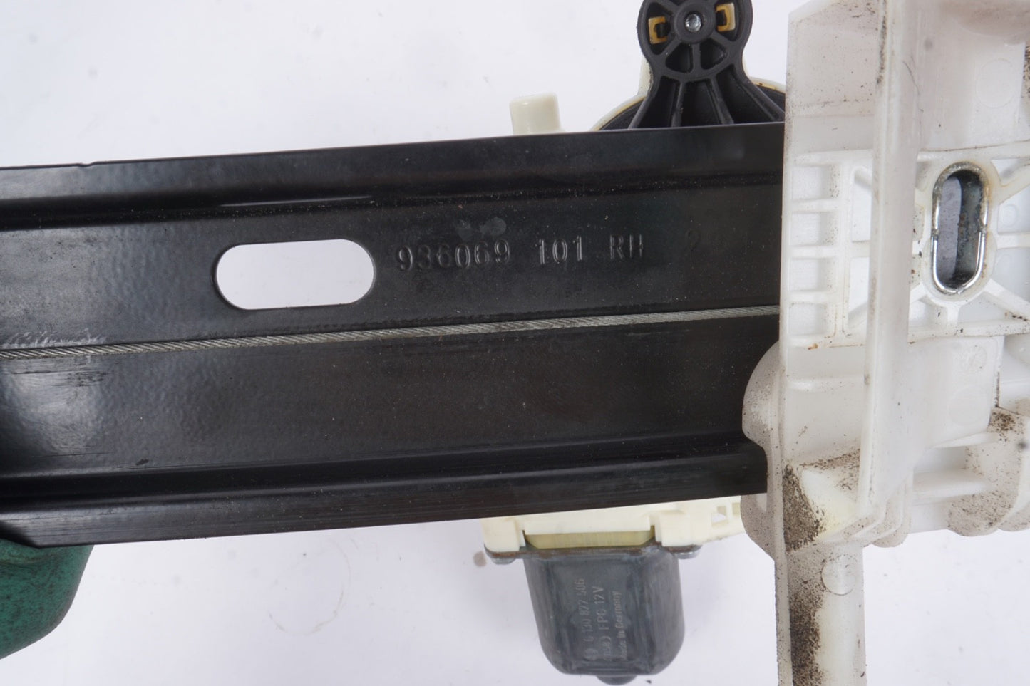 14 - 17 Mercedes S550 W222 REAR RIGHT PASSENGE SIDE WINDOW REGULATOR & MOTOR OEM