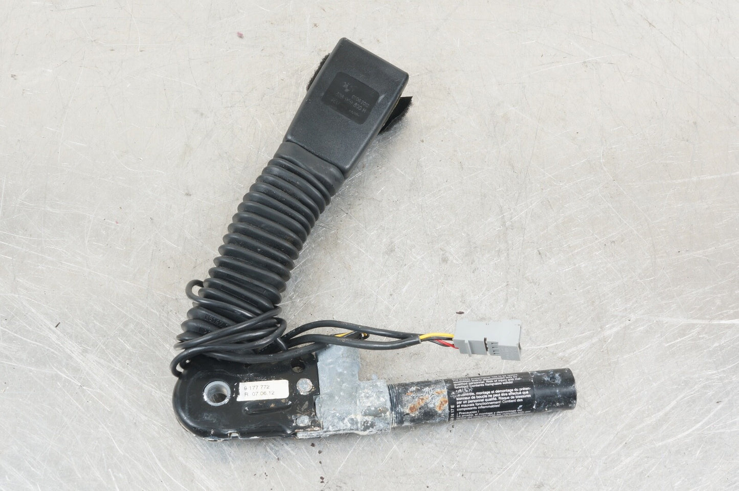 07-09 BMW E92 E93 FRONT RIGHT PASSENGER SIDE SEAT BELT BUCKLE