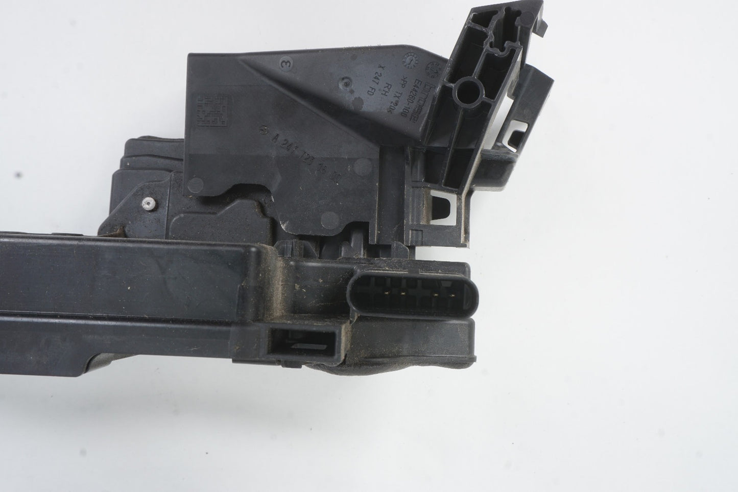 2020 - 2023 Mercedes EQB300 GLB250 Front Right Side Door Lock Latch Actuator