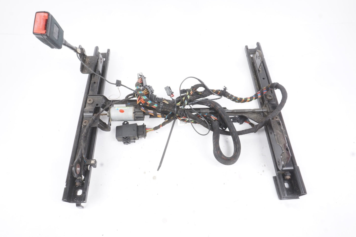 2012 - 2021 Volkswagen Passat Front Left Lower Seat Track Frame W/ Belt Buckle