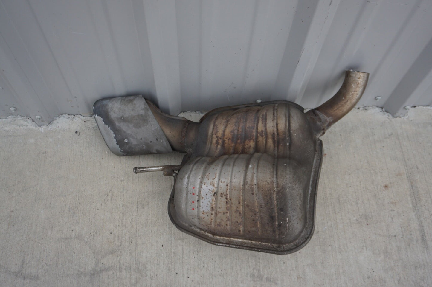 2003-2006 Mercedes-Benz SL500 REAR RIGHT PASSENGER EXHAUST MUFFLER TAIL PIPE OEM