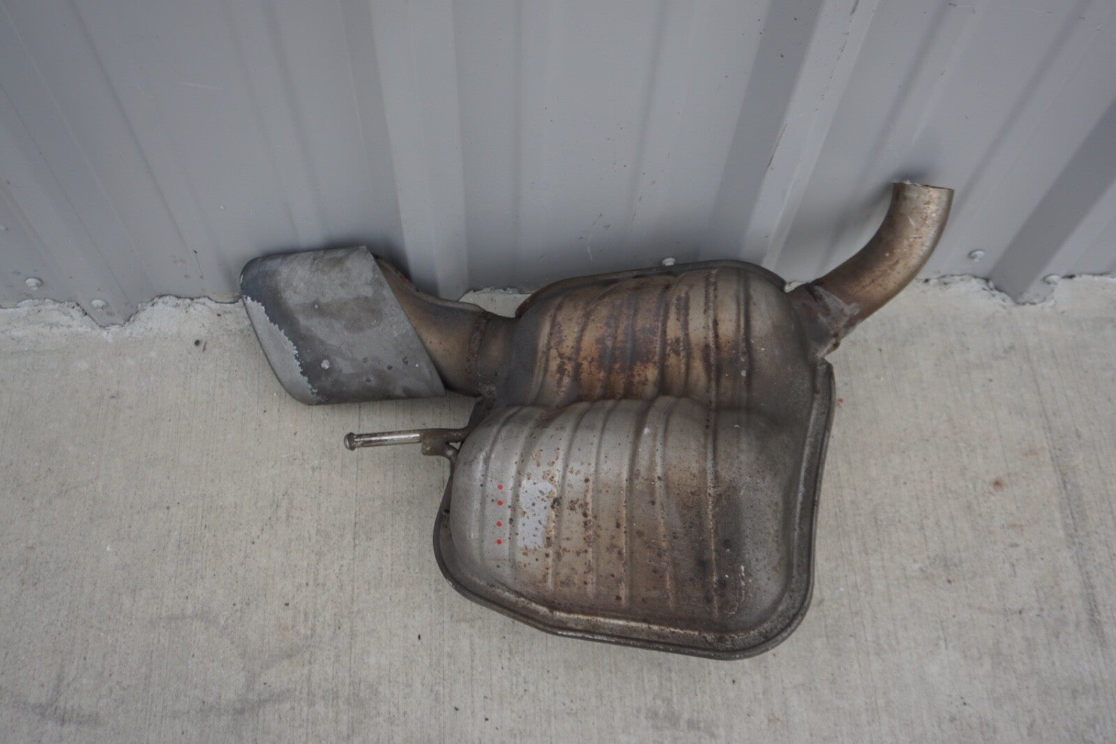 2003-2006 Mercedes-Benz SL500 REAR RIGHT PASSENGER EXHAUST MUFFLER TAIL PIPE OEM