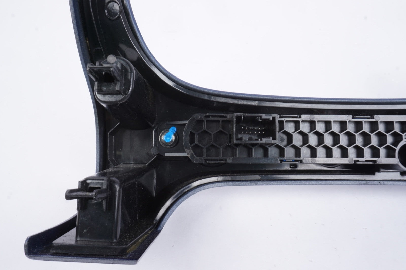 2016-18 FIAT 500X CENTER DASH TRIM BEZEL W/ HAZARD TRACTION SWITCH BLUE OEM