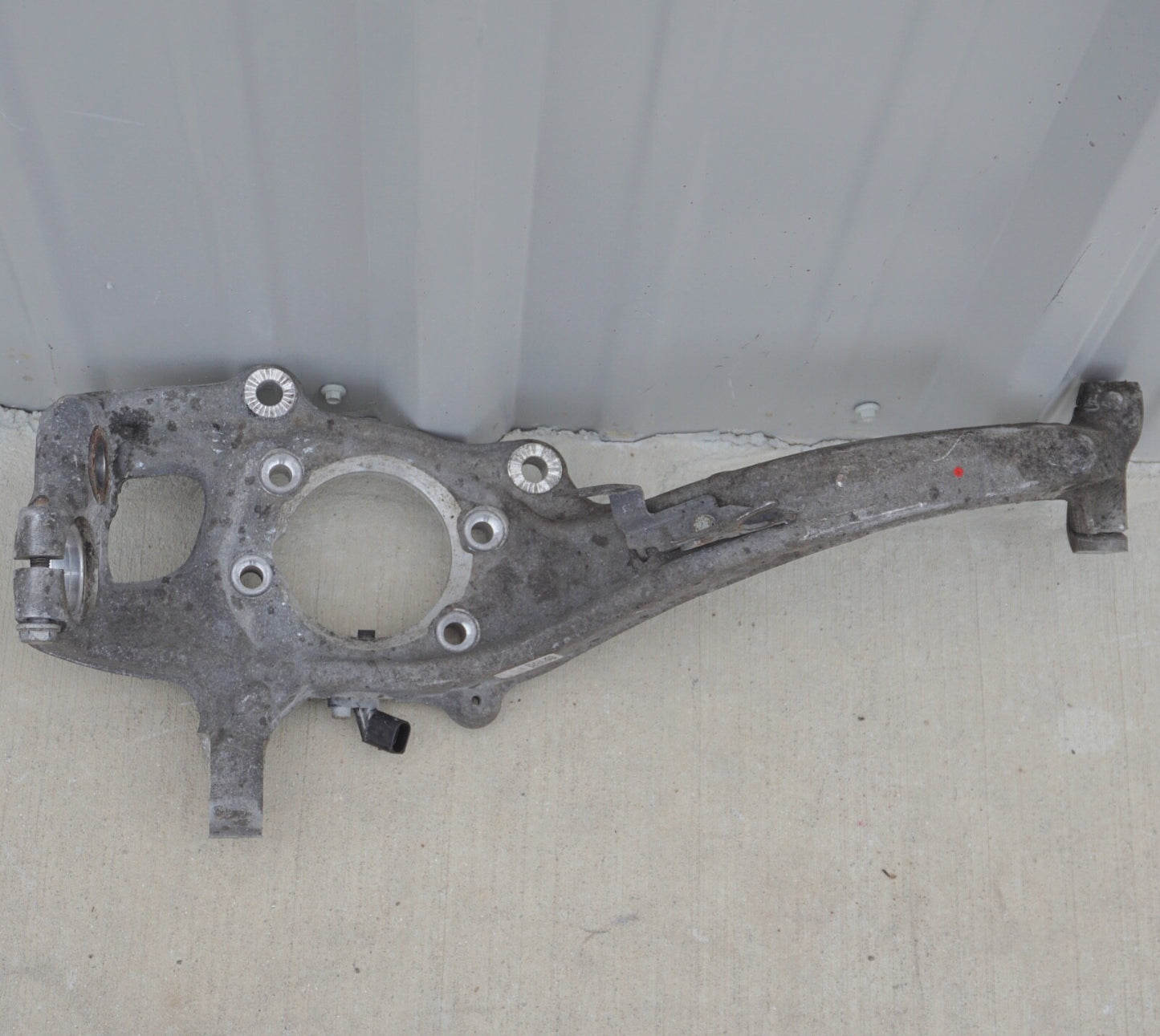 2012-2018 AUDI A7 QUATTRO FRONT LEFT DRIVER SIDE SPINDLE KNUCKLE WHEEL HUB OEM