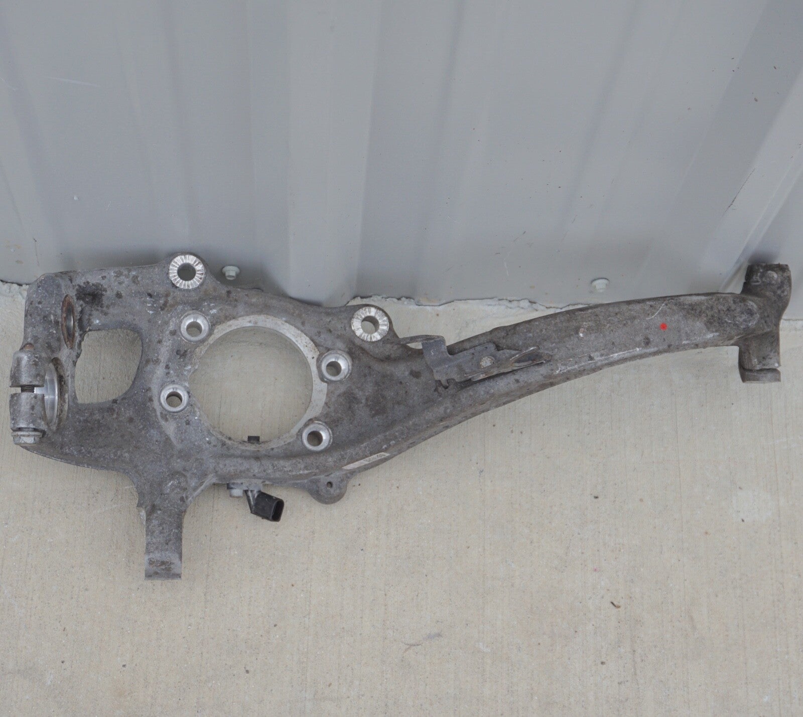 2012-2018 AUDI A7 QUATTRO FRONT LEFT DRIVER SIDE SPINDLE KNUCKLE WHEEL HUB OEM
