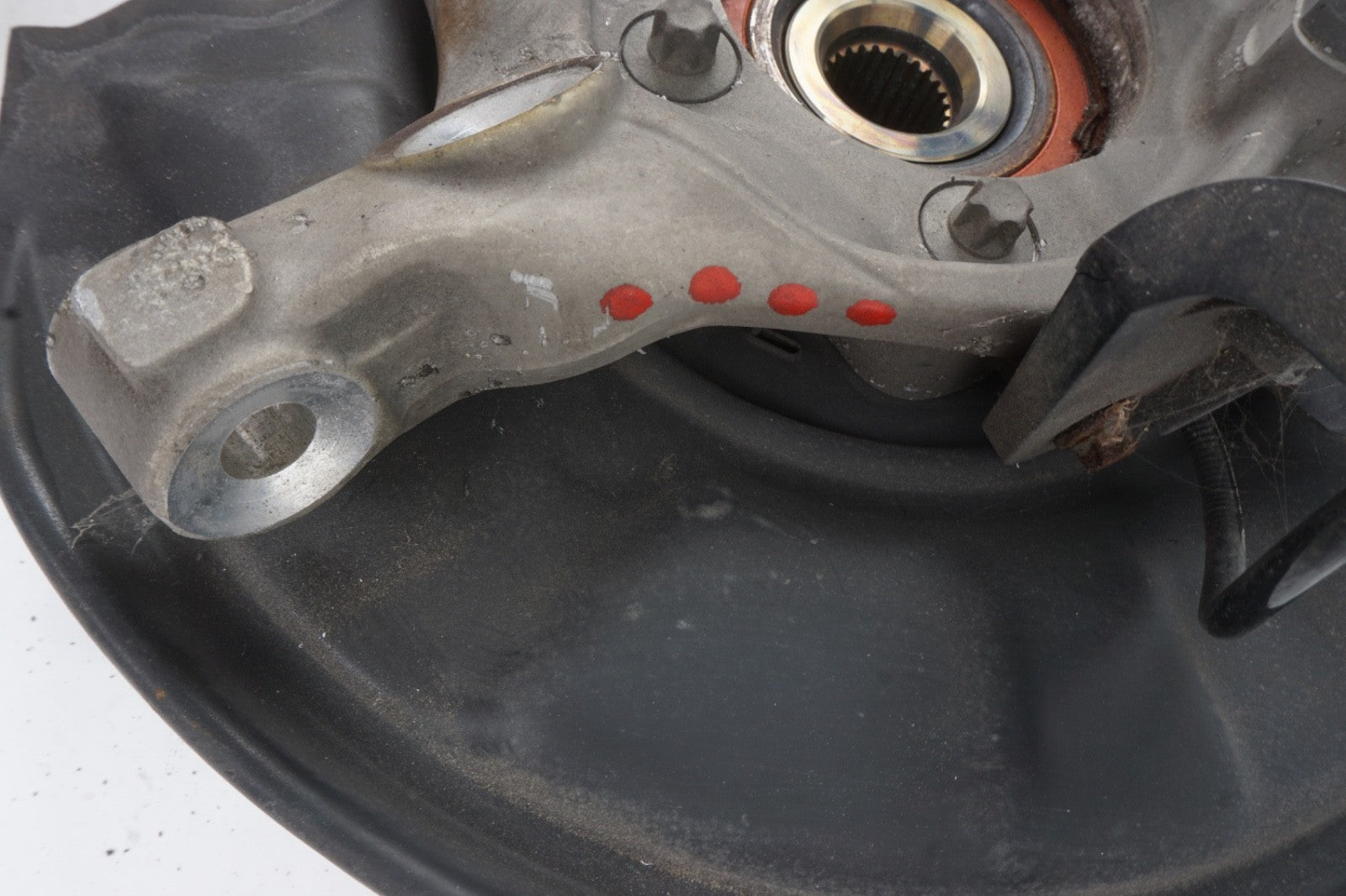2012 - 2014 Mercedes C250 C350 Rear Right Spindle Knuckle Hub OEM