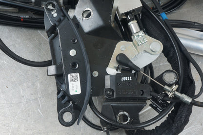 13-20 Mercedes R231 SL Roof Top Front Lock Latch Actuator Hydralic