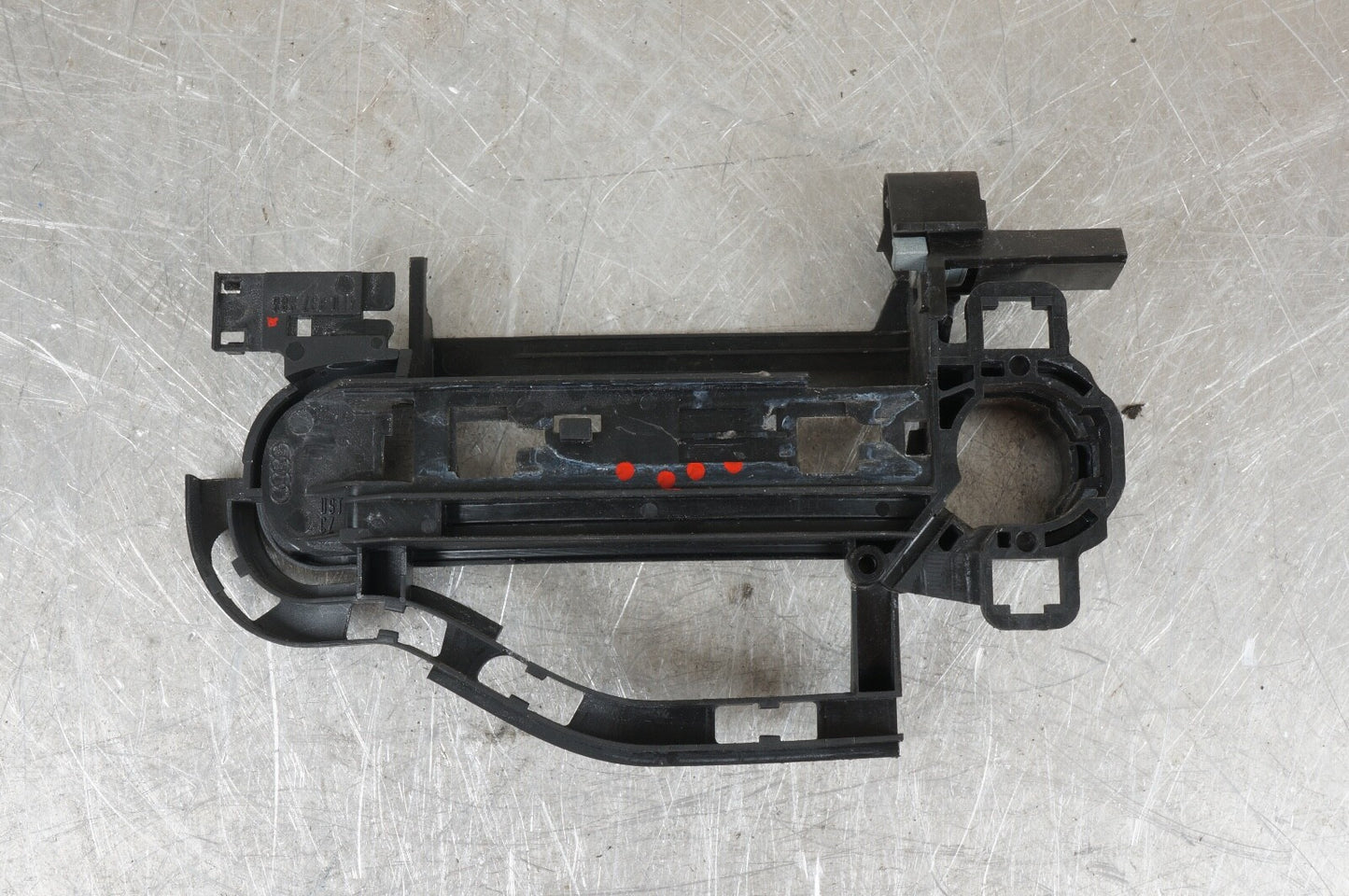2005-2011 Audi A6 Quattro Front Right Passenger Side Door Handle Bracket