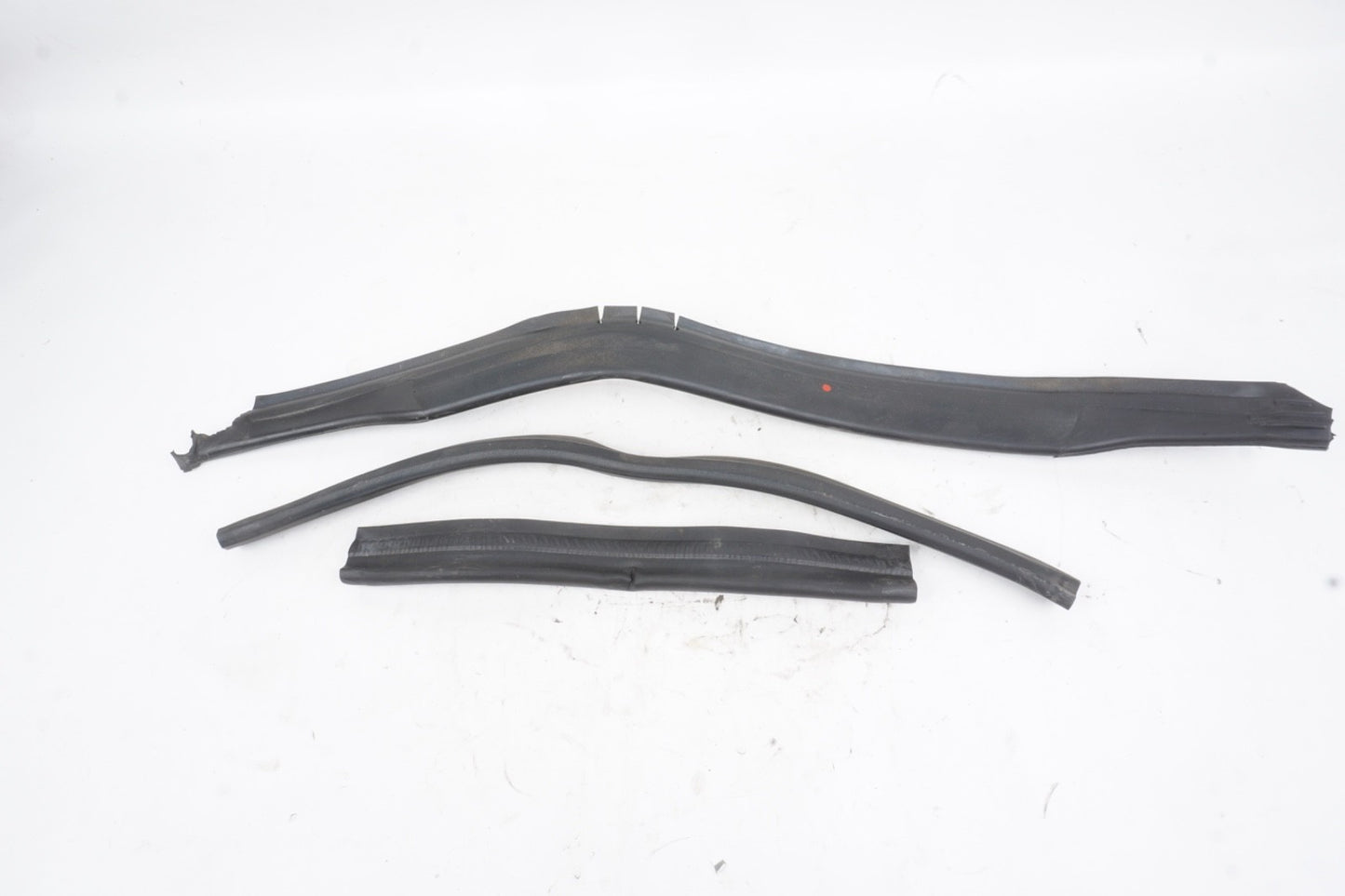 08-14 MERCEDES BENZ C300 C250 HOOD UNDERSIDE WEATHER STRIP SEALS SET OF 3 OEM