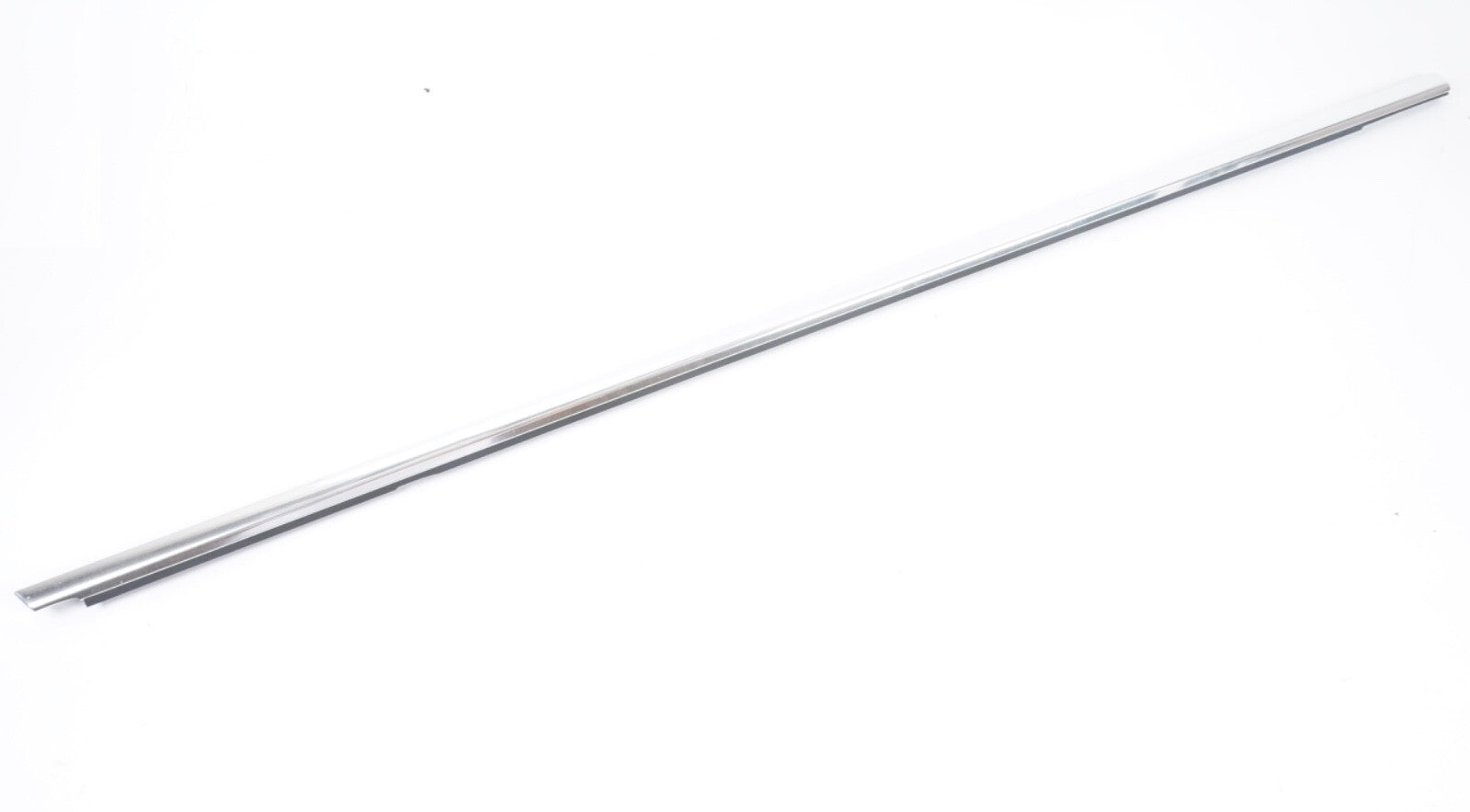 11-18 PORSCHE CAYENNE FRONT RIGHT PASSENGER SIDE DOOR WINDOW BELT MOLDING CHROME