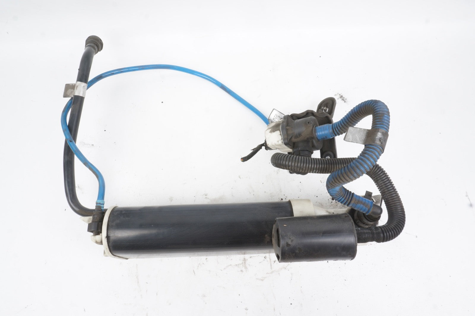2014 - 2017 Maserati Ghibli Fuel EVAP Evaporator Canister Assembly 0670003286