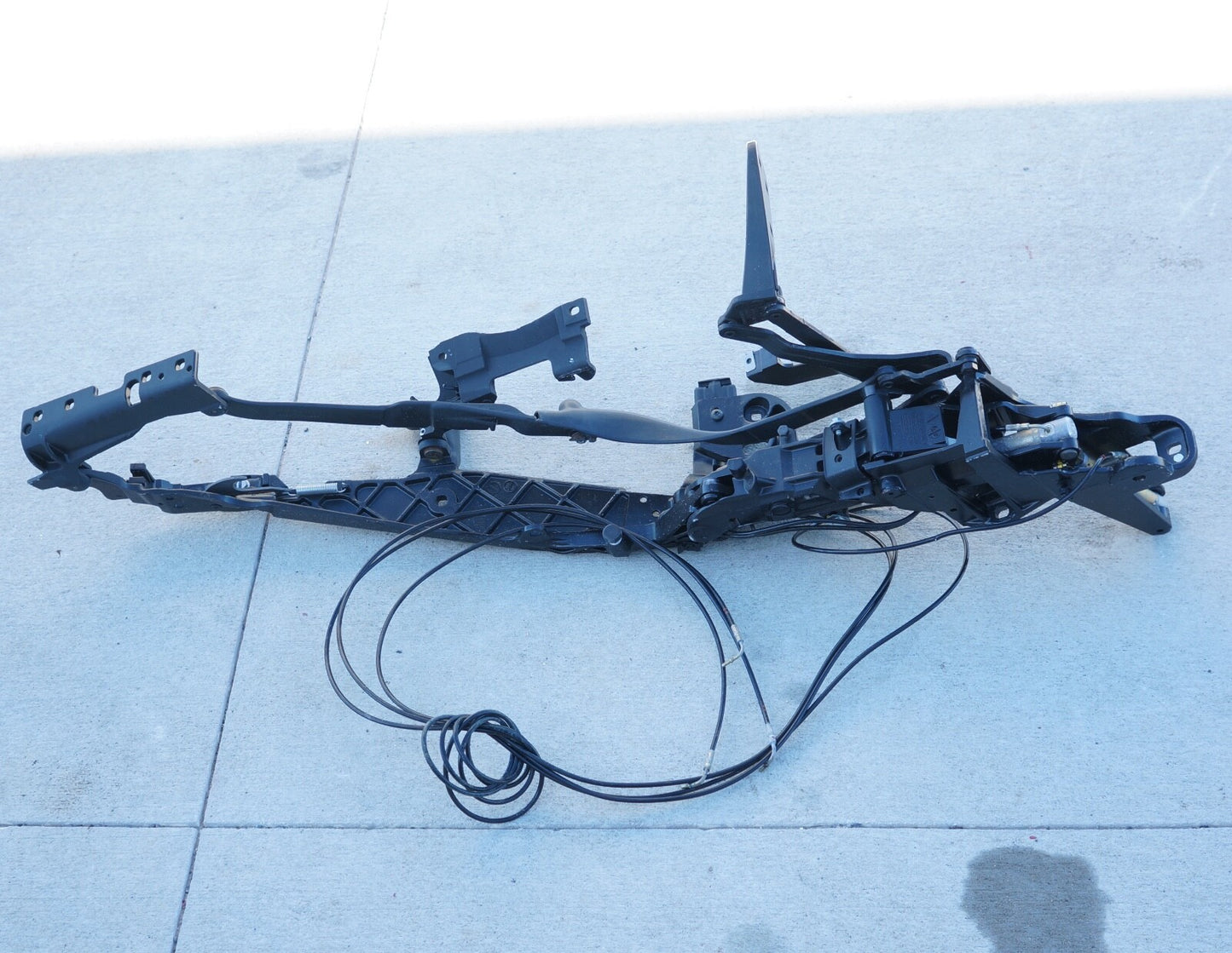 03-08 Mercedes R230 SL500 Right Convertible Hard Roof Top Hinge Frame Assembly