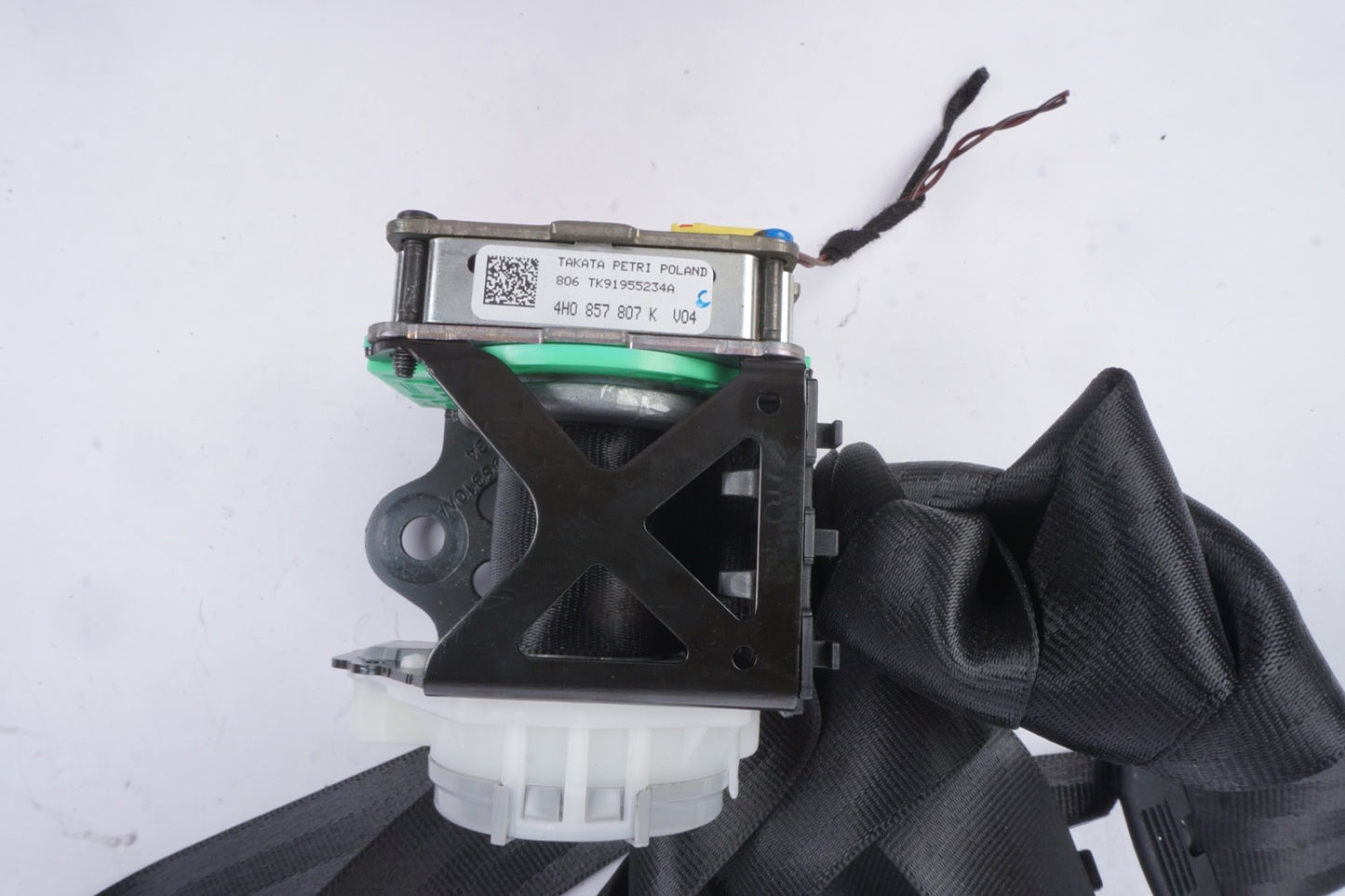 2013-2018 AUDI S8 - REAR Center SEAT BELT Retractor 4H0857807K Black