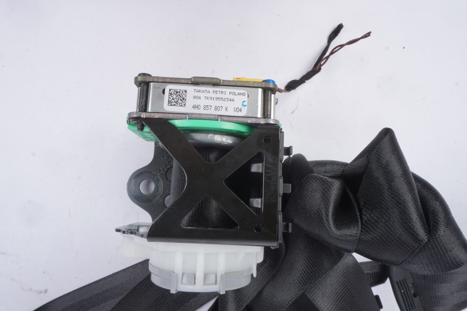2013-2018 AUDI S8 - REAR Center SEAT BELT Retractor 4H0857807K Black