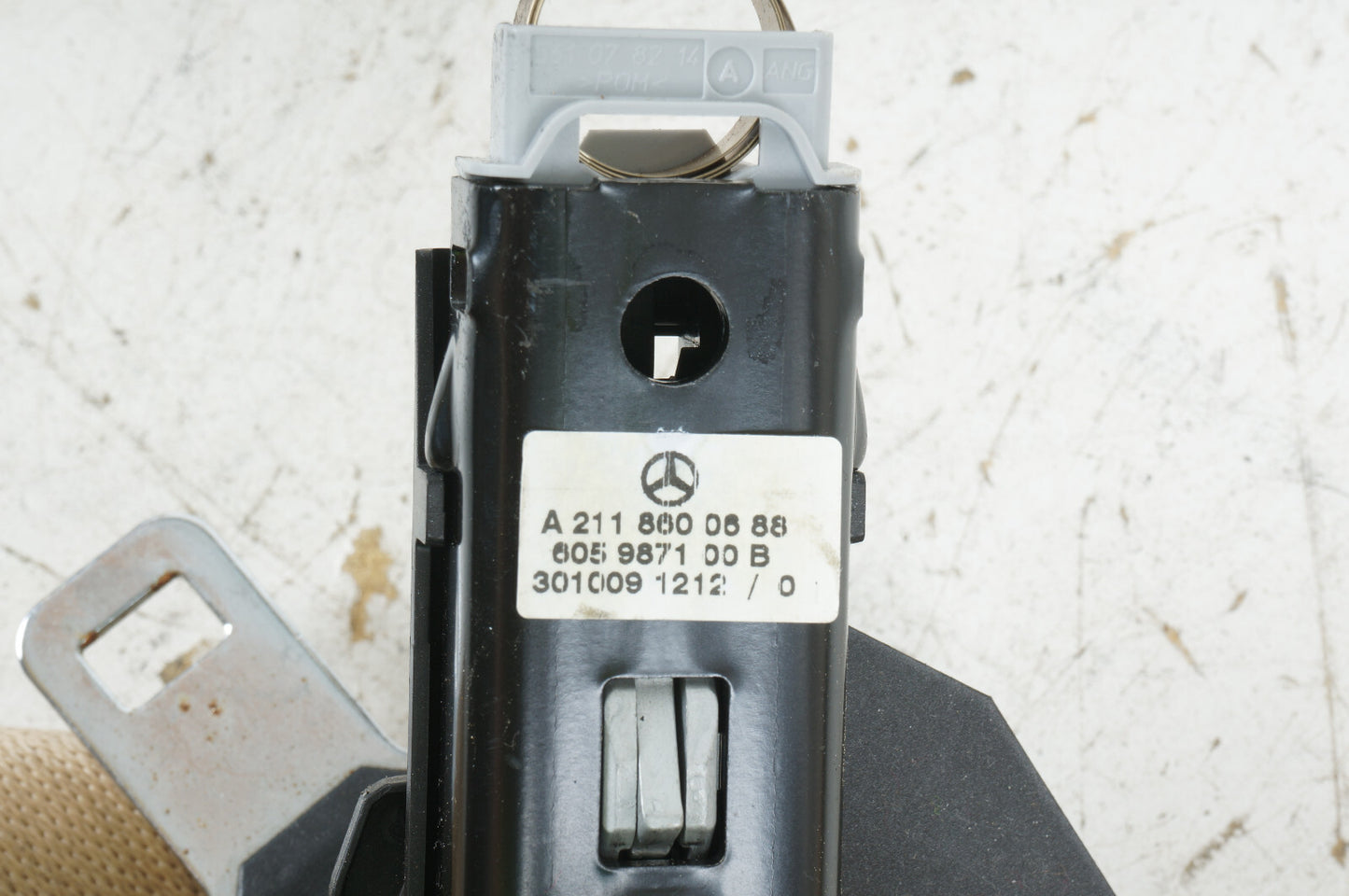 06-10 MERCEDES R350 R500 W251 FRONT RIGHT PASSENGER SEAT BELT RETRACTOR OEM