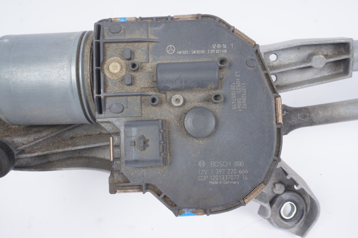 2011-2014 Mercedes E350 Convertible Front Windshield Wiper Motor Linkage OEM