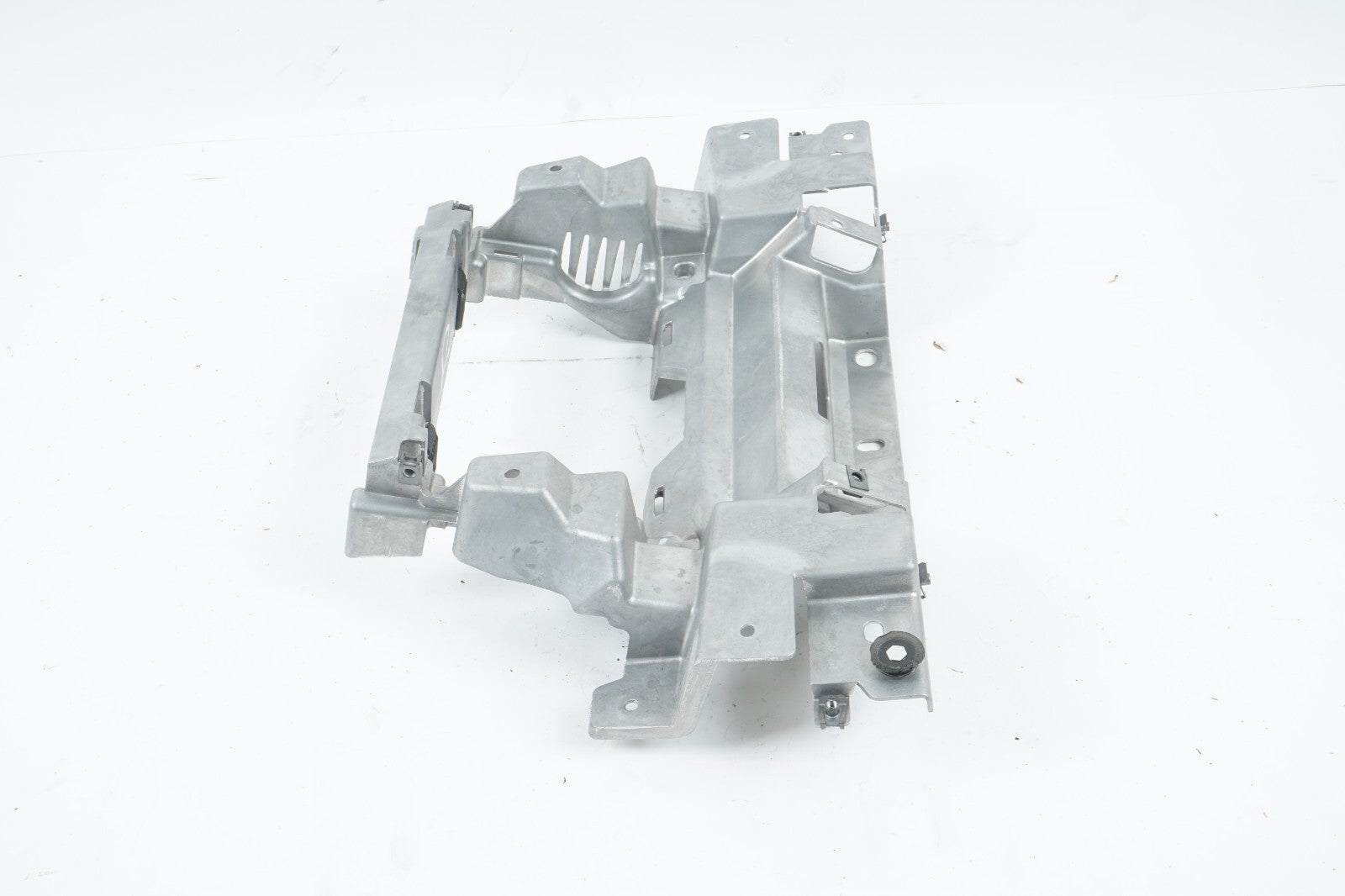 14 - 17 MASERATI QUATTROPORTE DASH CENTER SCREEN MOUNT BRACKET 670001623 OEM