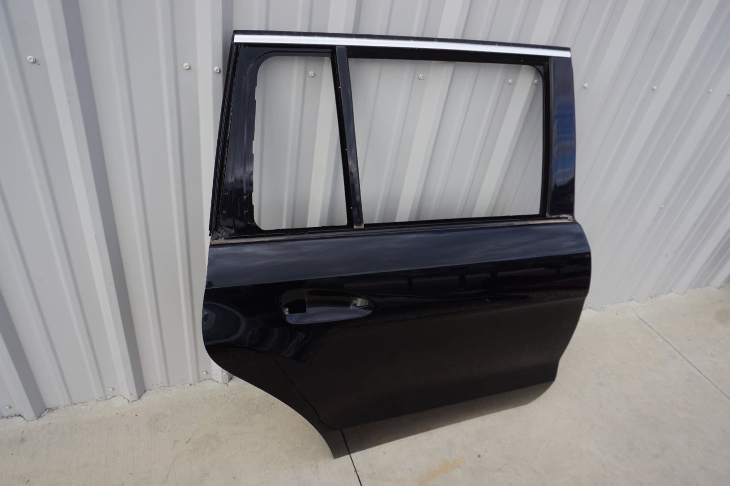 13-16 Mercedes X166 W166 ML GL GLS Rear Right Passenger Side Door Shell OEM