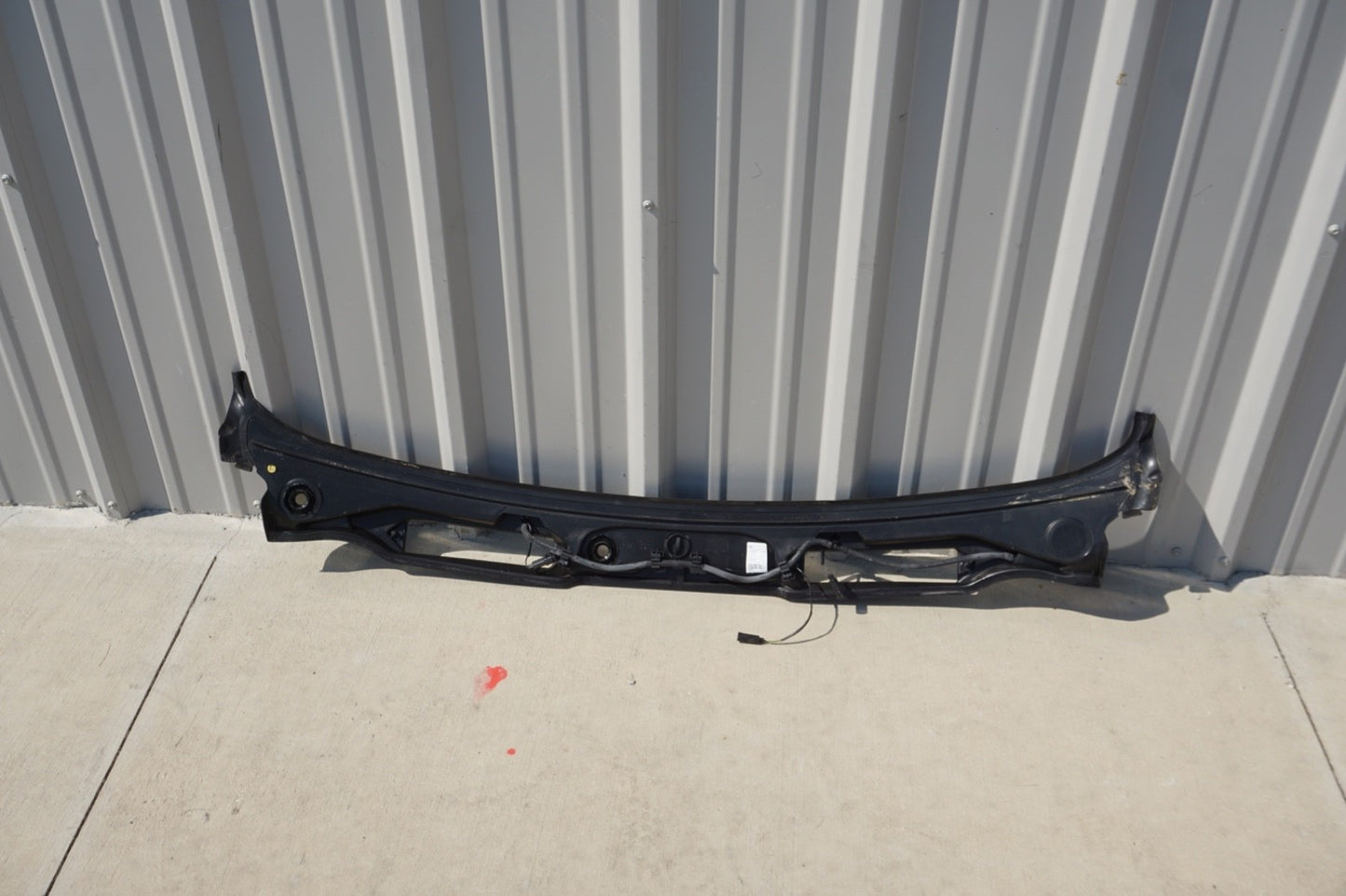 2007-2013 BMW 335I E92 E93 FRONT WINDSHIELD WIPER VENT GRILL COVER PANEL OEM