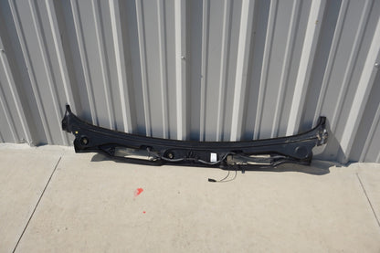 2007-2013 BMW 335I E92 E93 FRONT WINDSHIELD WIPER VENT GRILL COVER PANEL OEM
