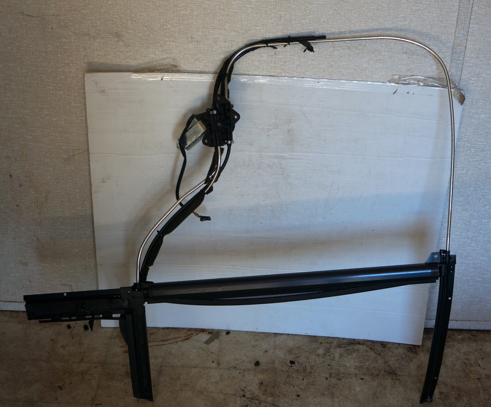 07-13 MERCEDES S550 W221 REAR LEFT SIDE DOOR SUN SHADE SUNSHADE OEM