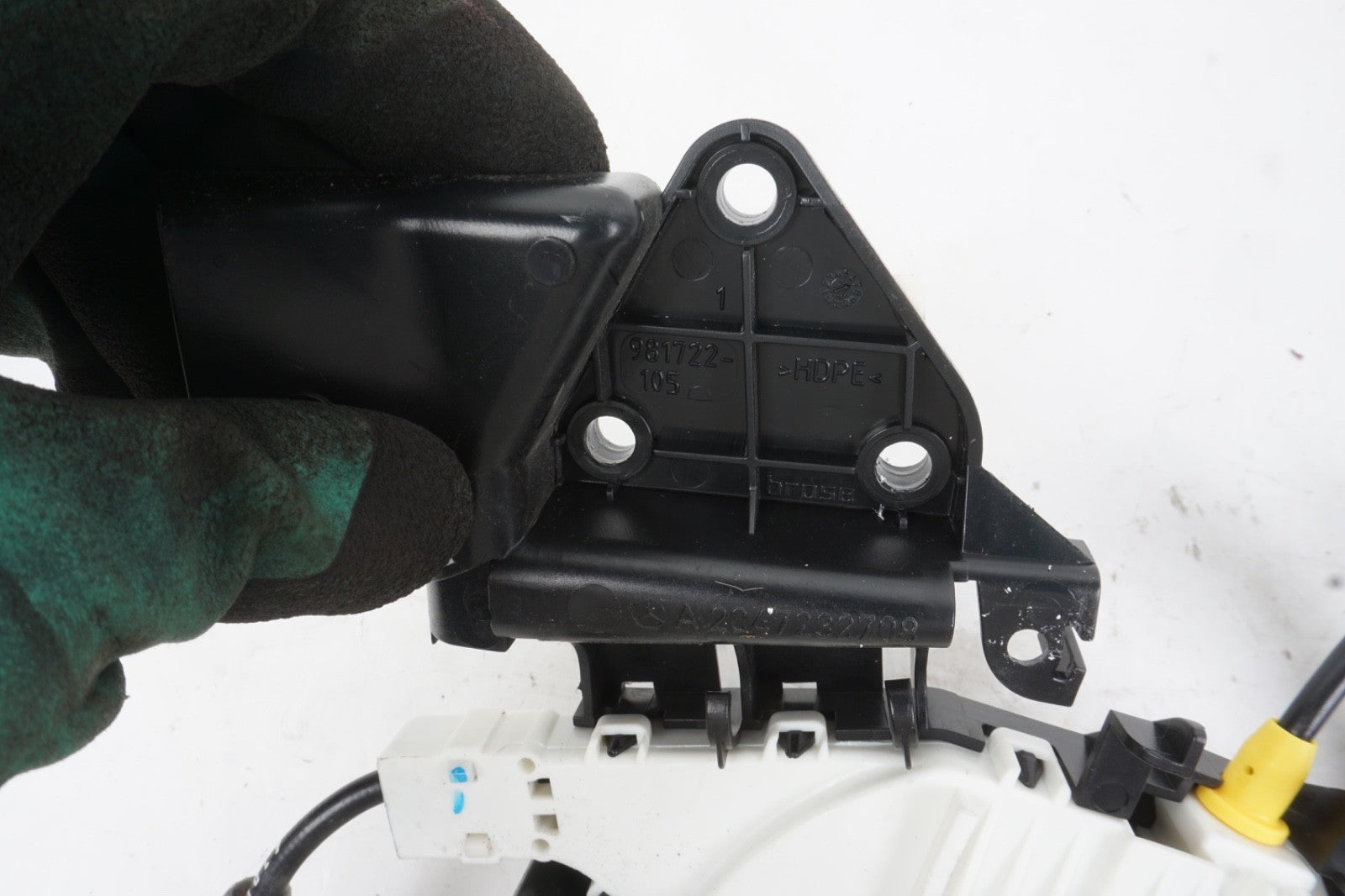 2008 - 2014 Mercedes C300 C350 C63 Front Left Side Door Lock Latch Actuator OEM
