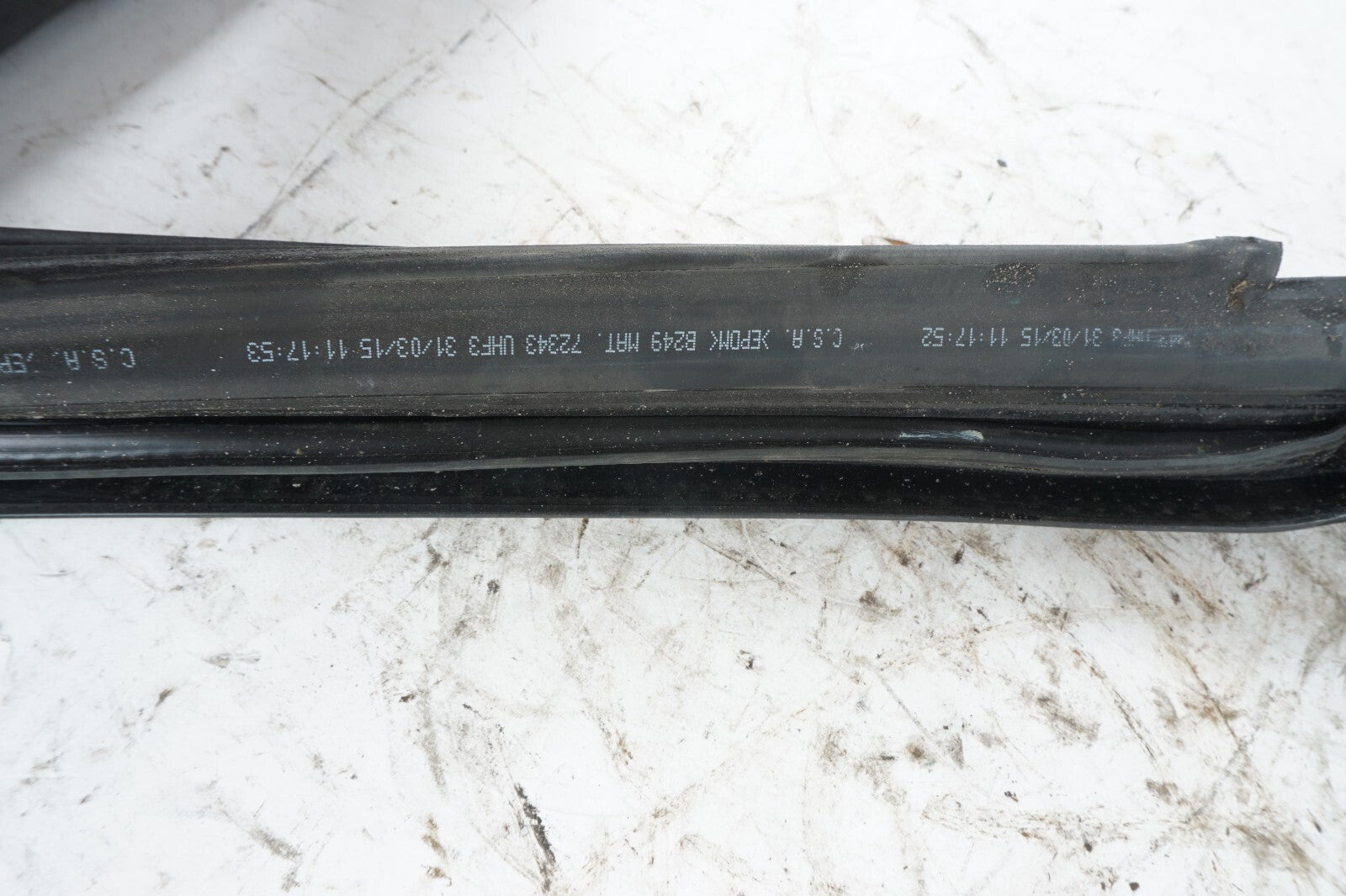 14-20 MASERATI QUATTROPORTE REAR RIGHT PASSENGER SIDE DOOR WEATHERSTRIP SEAL OEM