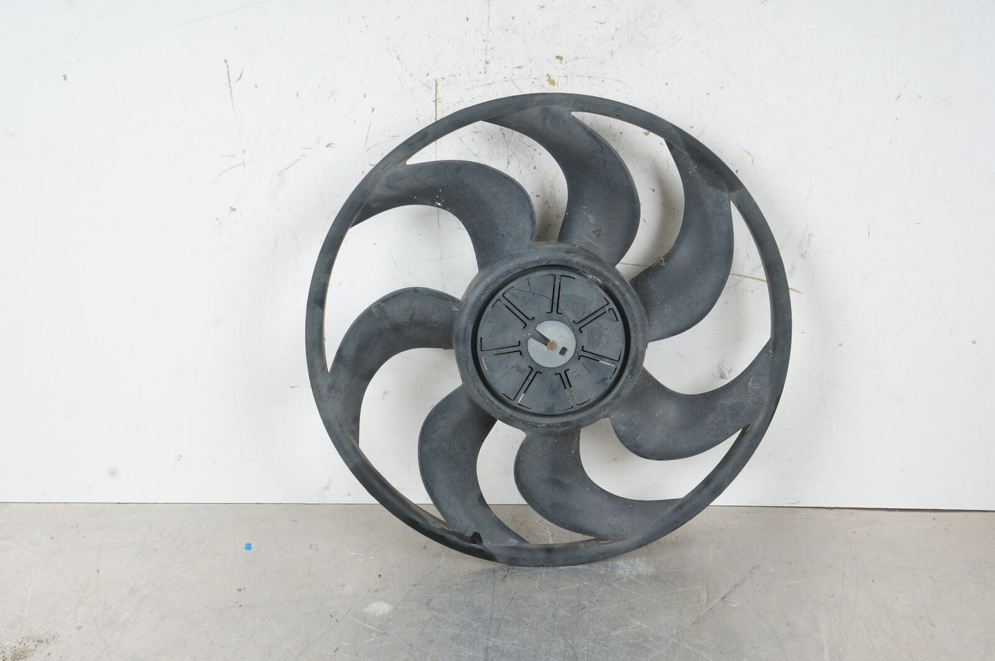 10-17 Chevrolet Equinox 2.4L Radiator Cooling Fan Motor Assembly 22980448 OEM