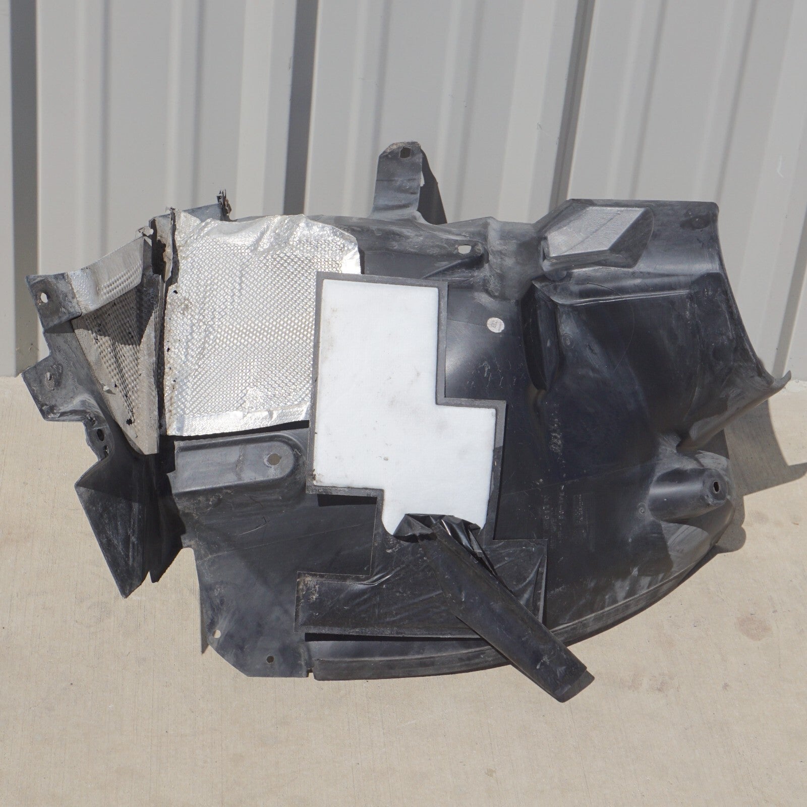 10 - 15 Mercedes W207 E350 Coupe Front Right Passenger Fender Liner Splash OEM