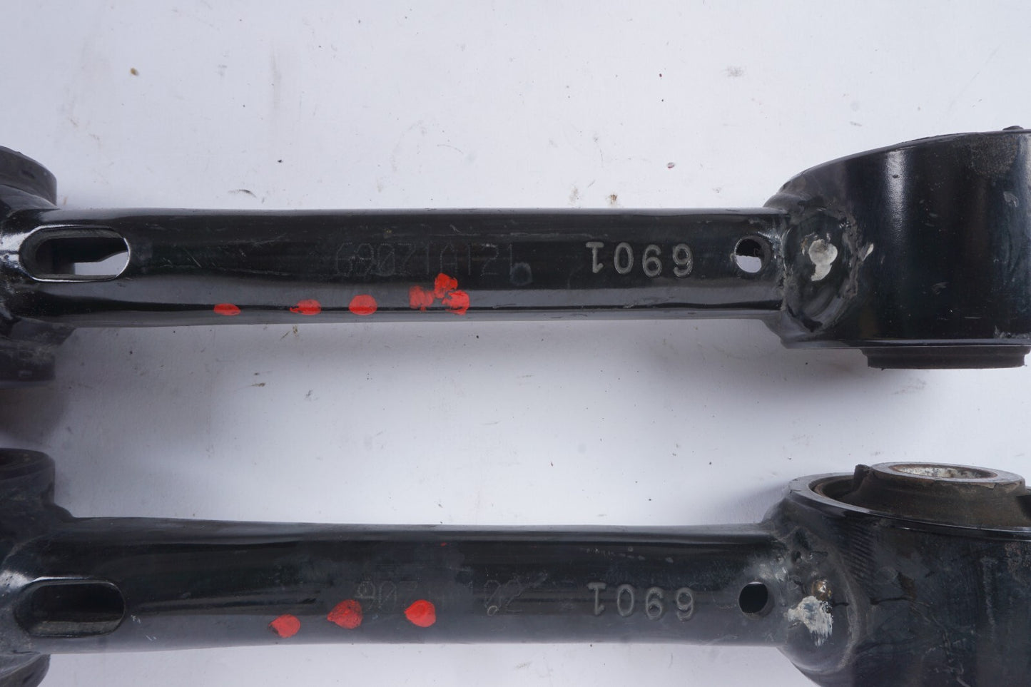 2015 - 2019 Toyota Highlander Rear Lower Control Arm Left & Right OEM