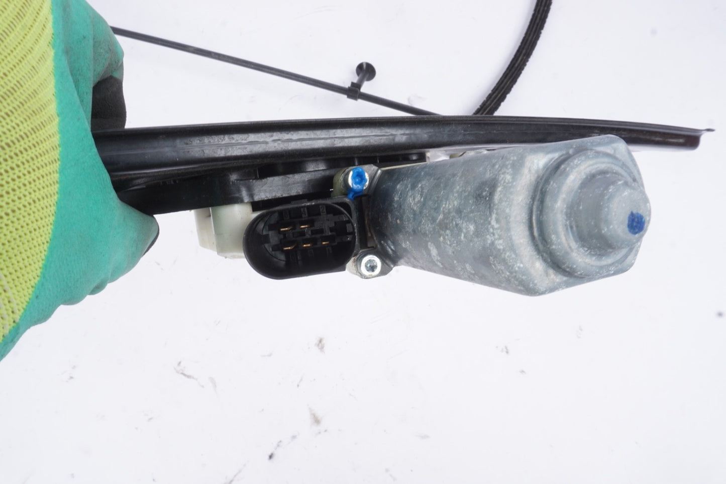 2011 - 2017 BMW F25 X3 FRONT RIGHT DOOR WINDOW REGULATOR W MOTOR 7355636