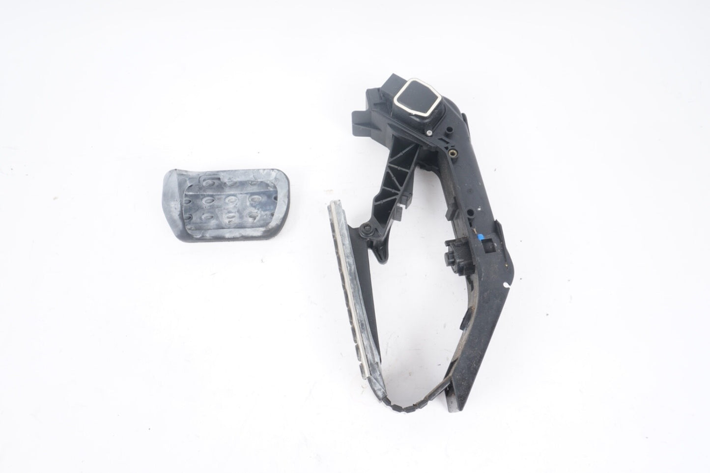 03-11 MERCEDES SL500 R230 SPORT GAS PEDAL BRAKE COVER SET 2303000104