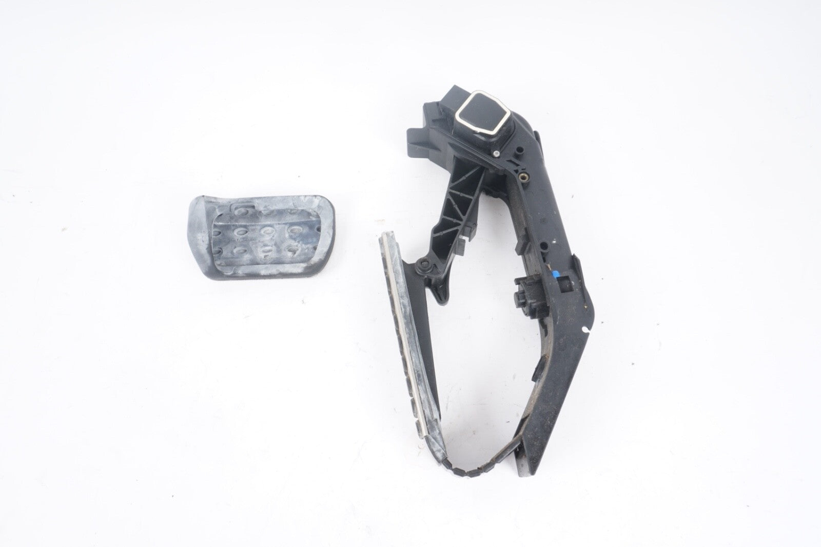 03-11 MERCEDES SL500 R230 SPORT GAS PEDAL BRAKE COVER SET 2303000104