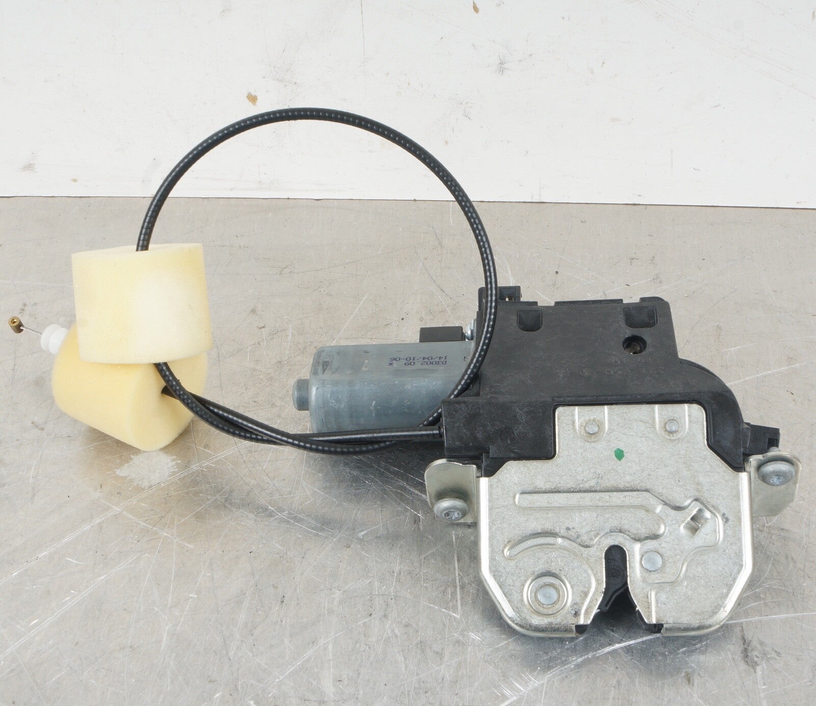 07-14 Mercedes W221 S550 S400 CL550 Rear Trunk Lid Latch Lock Actuator