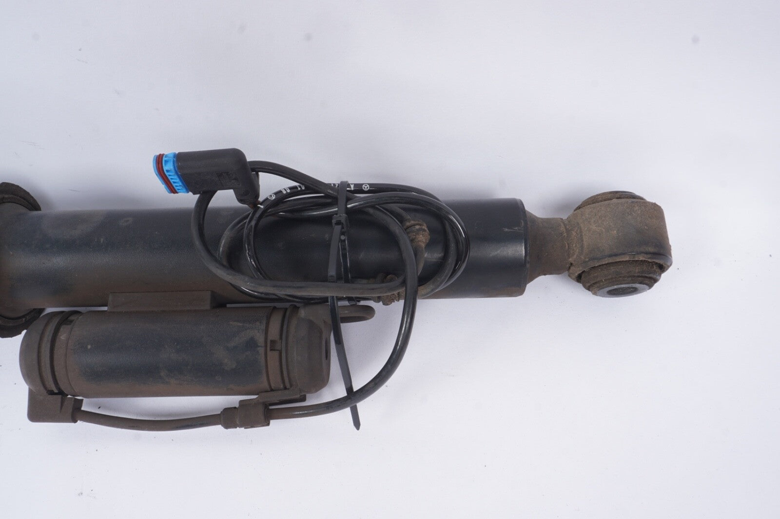 07-13 Mercedes W221 S550 Rear Right or Left Shock Strut Air Airmatic OEM