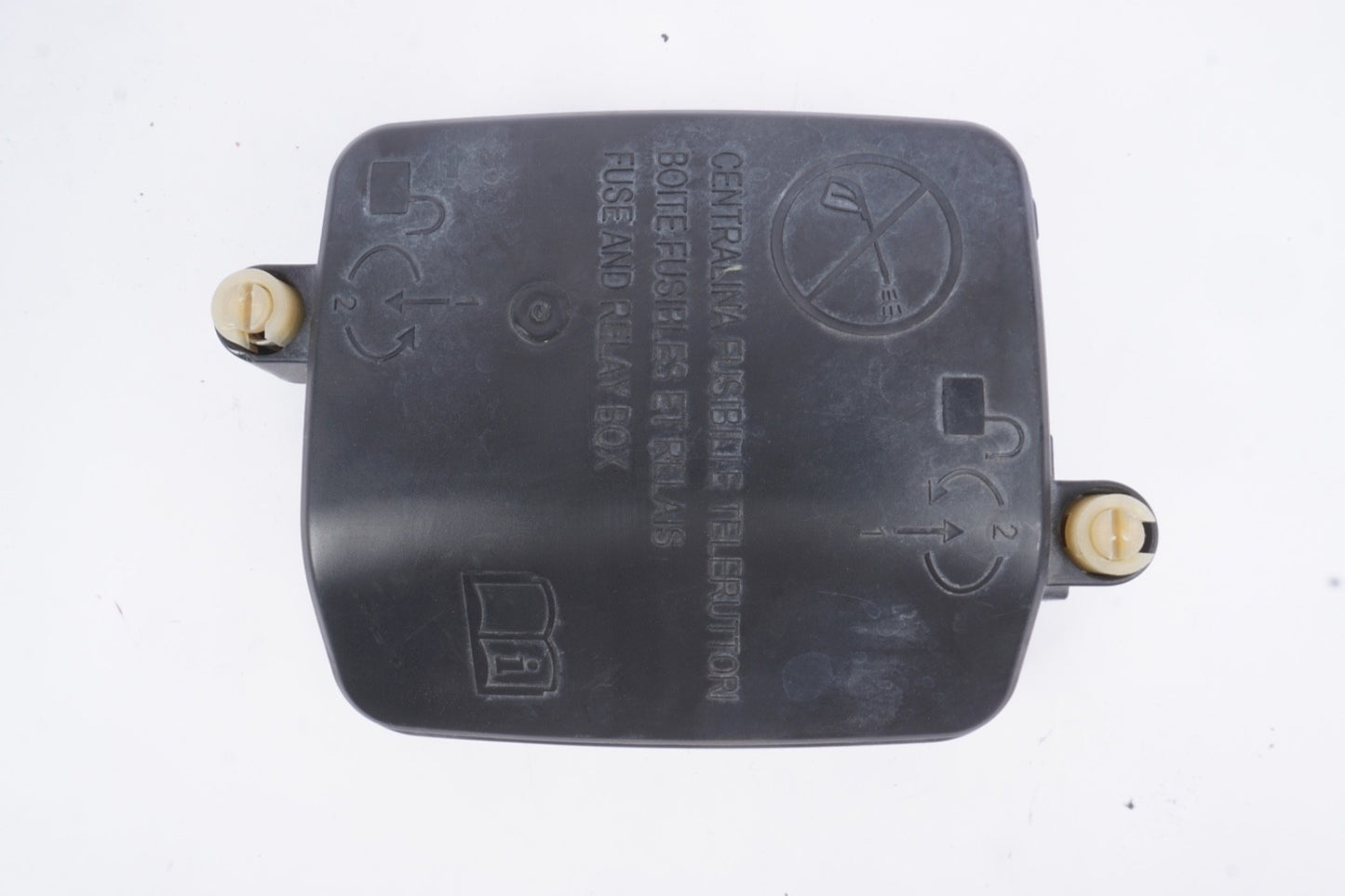 17-20 Alfa Romeo Giulia Stelvio Front Right Floor Fuse Box Lid Cover 50547168