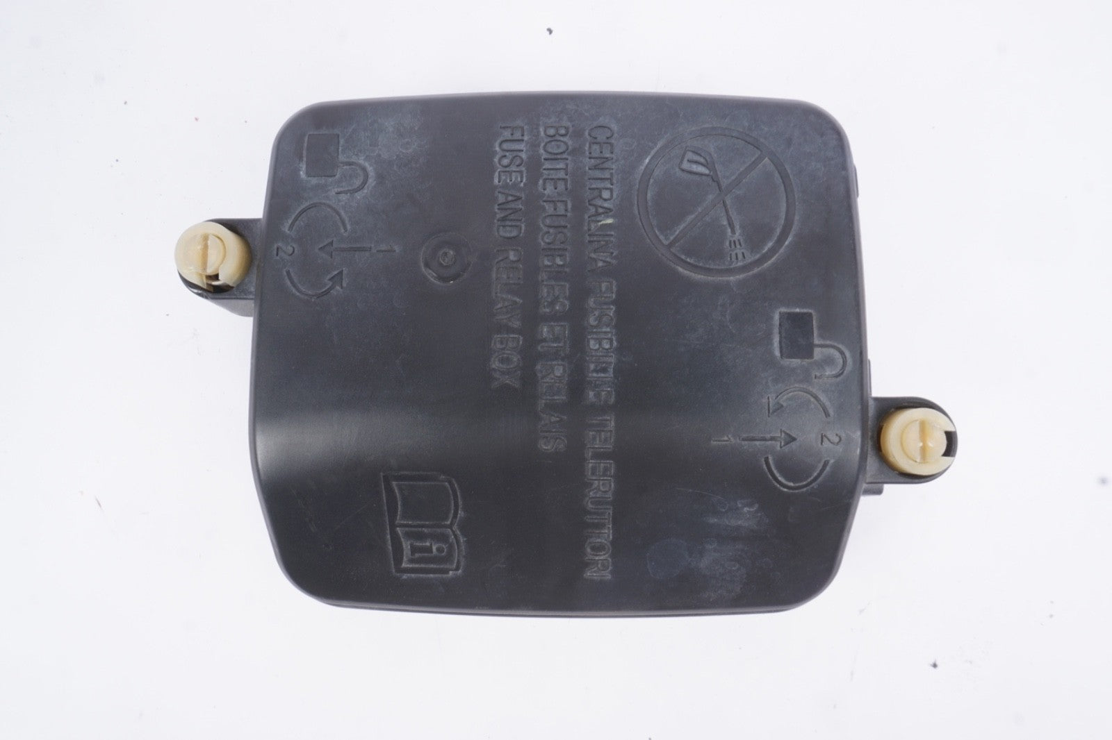 17-20 Alfa Romeo Giulia Stelvio Front Right Floor Fuse Box Lid Cover 50547168